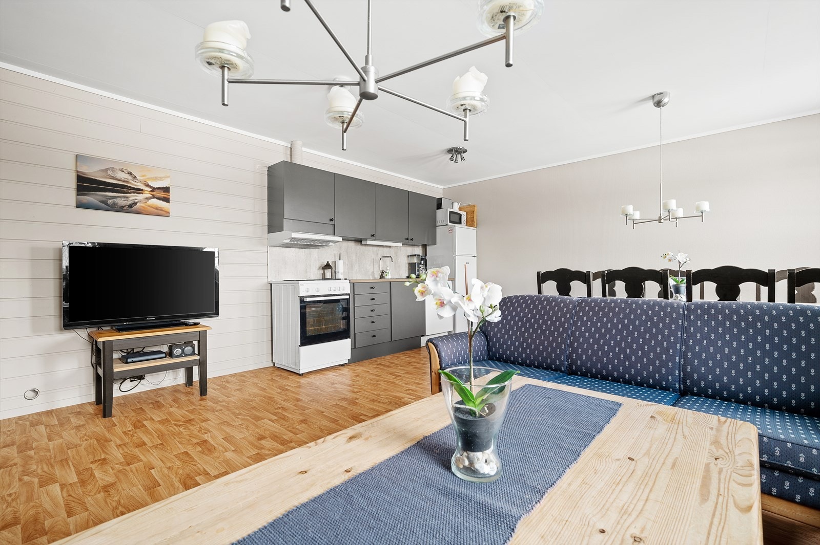 Åpen stue/kjøkkenløsning. Galleribilde