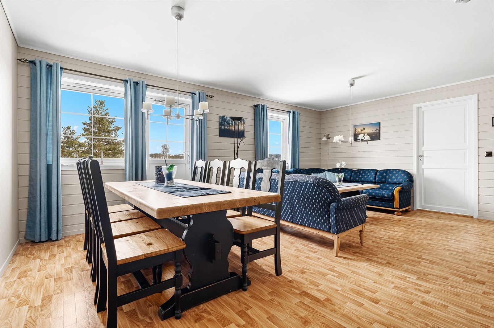 God plass til spisestue. Galleribilde