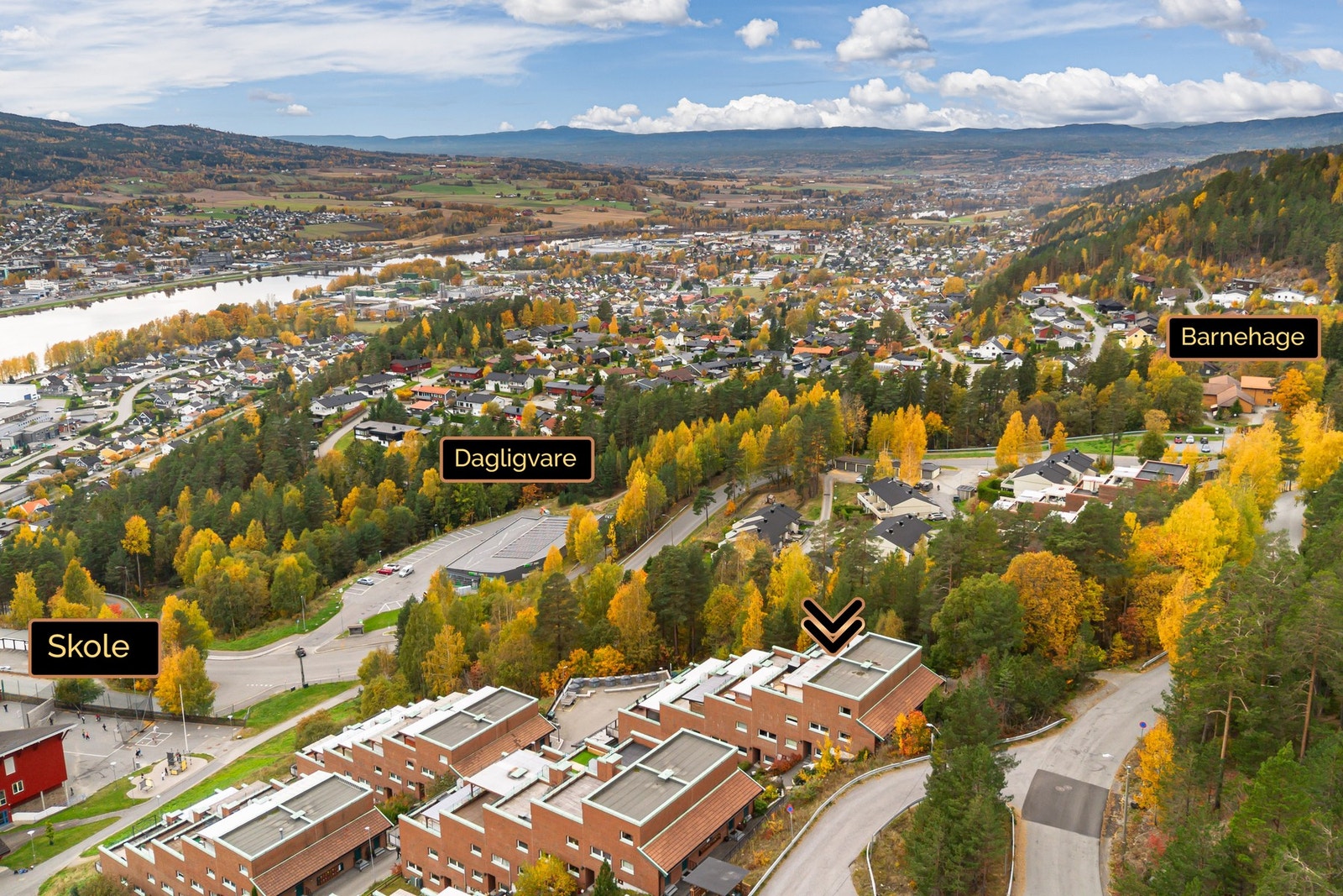 Det er kort gangavstand til skole, barnehage og Kiwi. Galleribilde