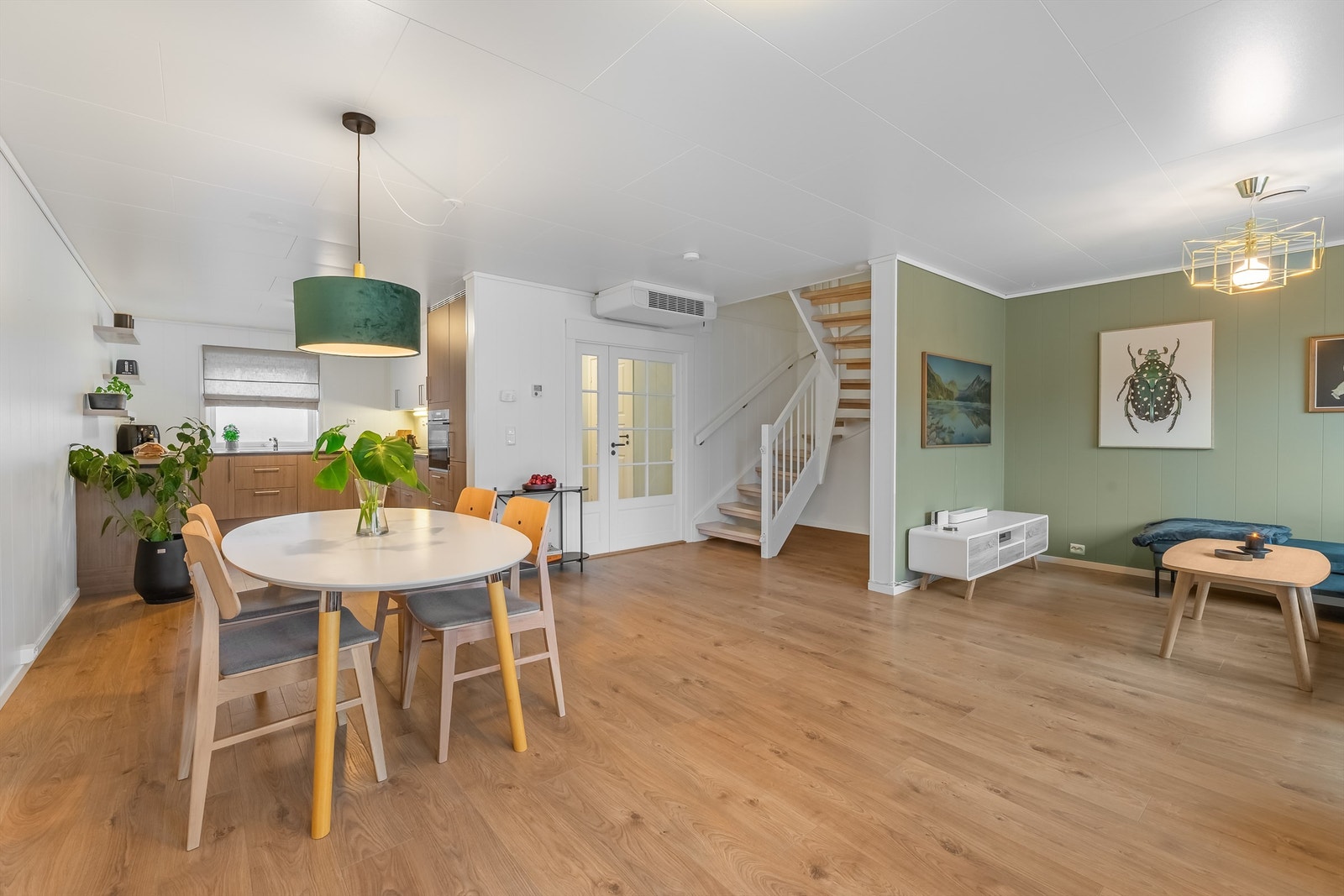 Møremegling ved Brynjar S. Bergesen har gleden av å presentere Holsekervegen 76. Galleribilde