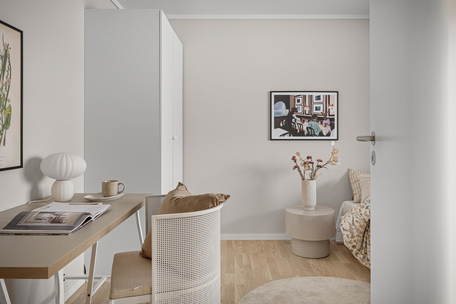 Soverom 2 med god plass til seng og diverse soveromsmøblement. Galleribilde