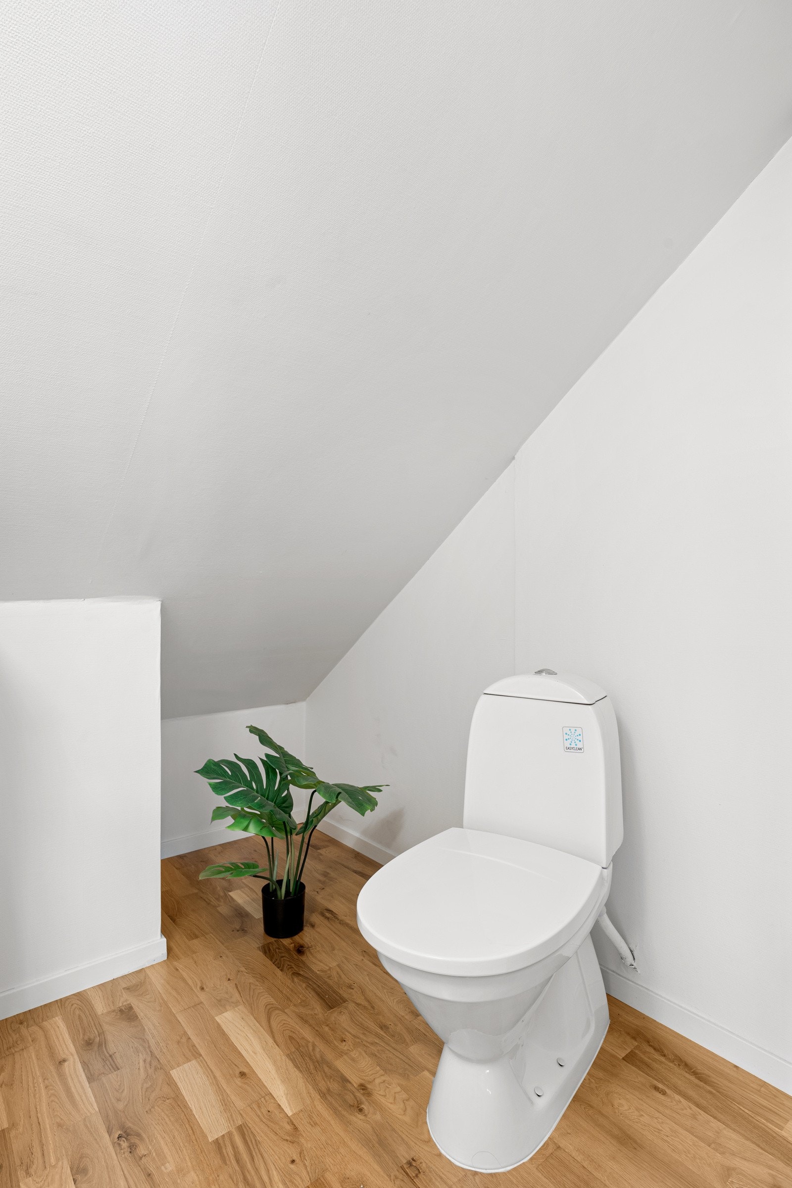 Toalettrom i loftsetasjen. Galleribilde