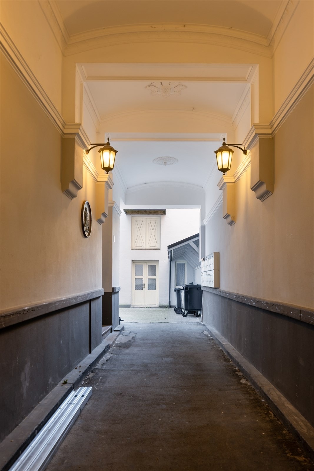 Leiligheten ligger i en velholdt bygård. Galleribilde