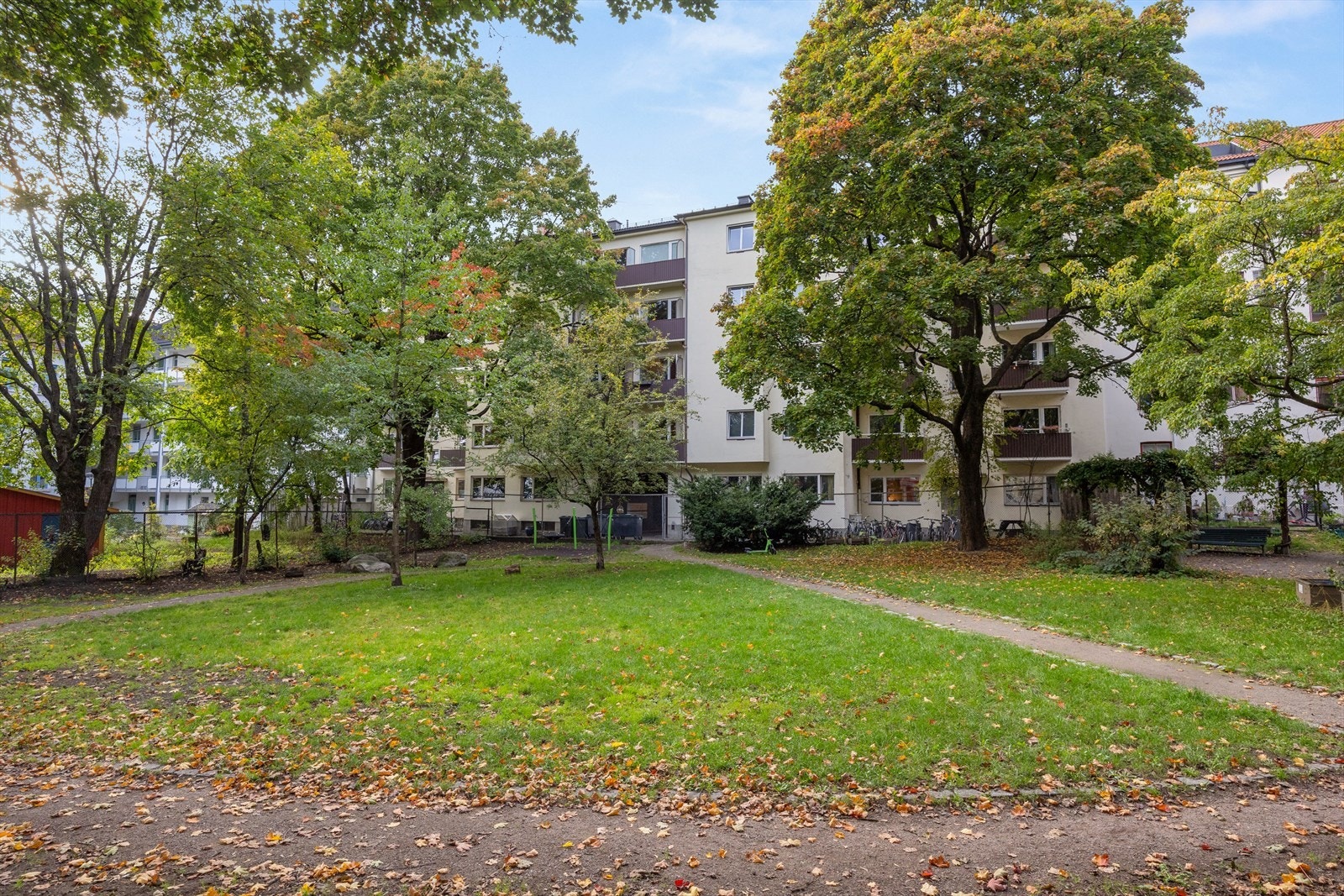 Hyggelig park rett ved boligen. Galleribilde