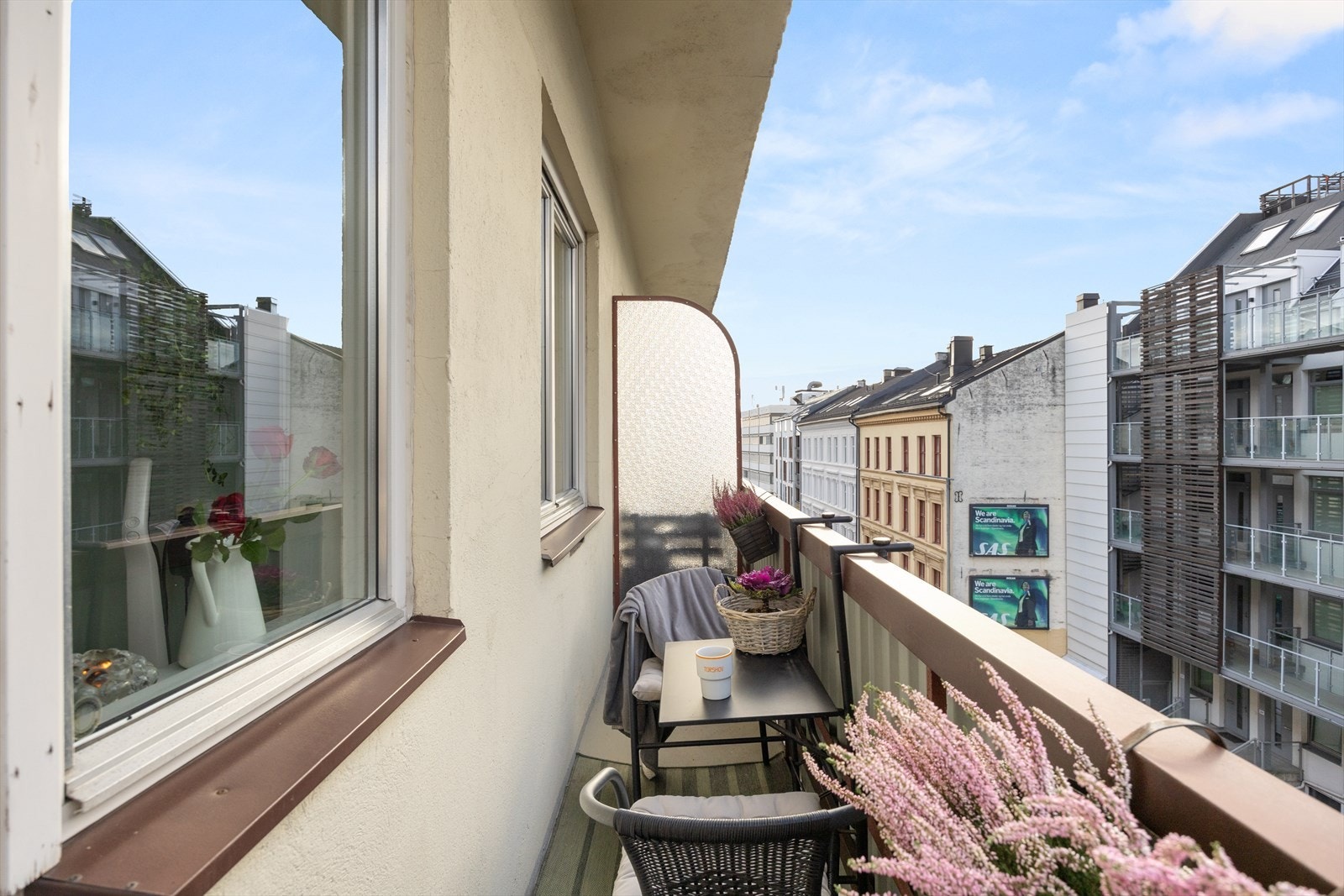 Fra soverommet er det direkte utgang til en hyggelig balkong på ca. 3,2 m² Galleribilde