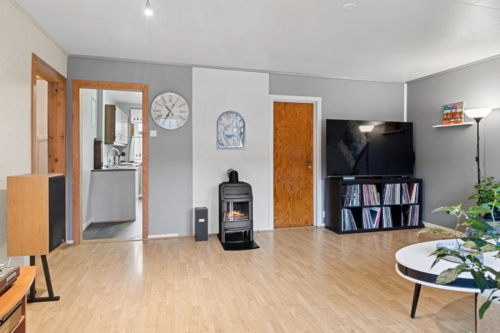 Sentralt plassert vedovn gir jevn og effektiv varmefordeling Galleribilde