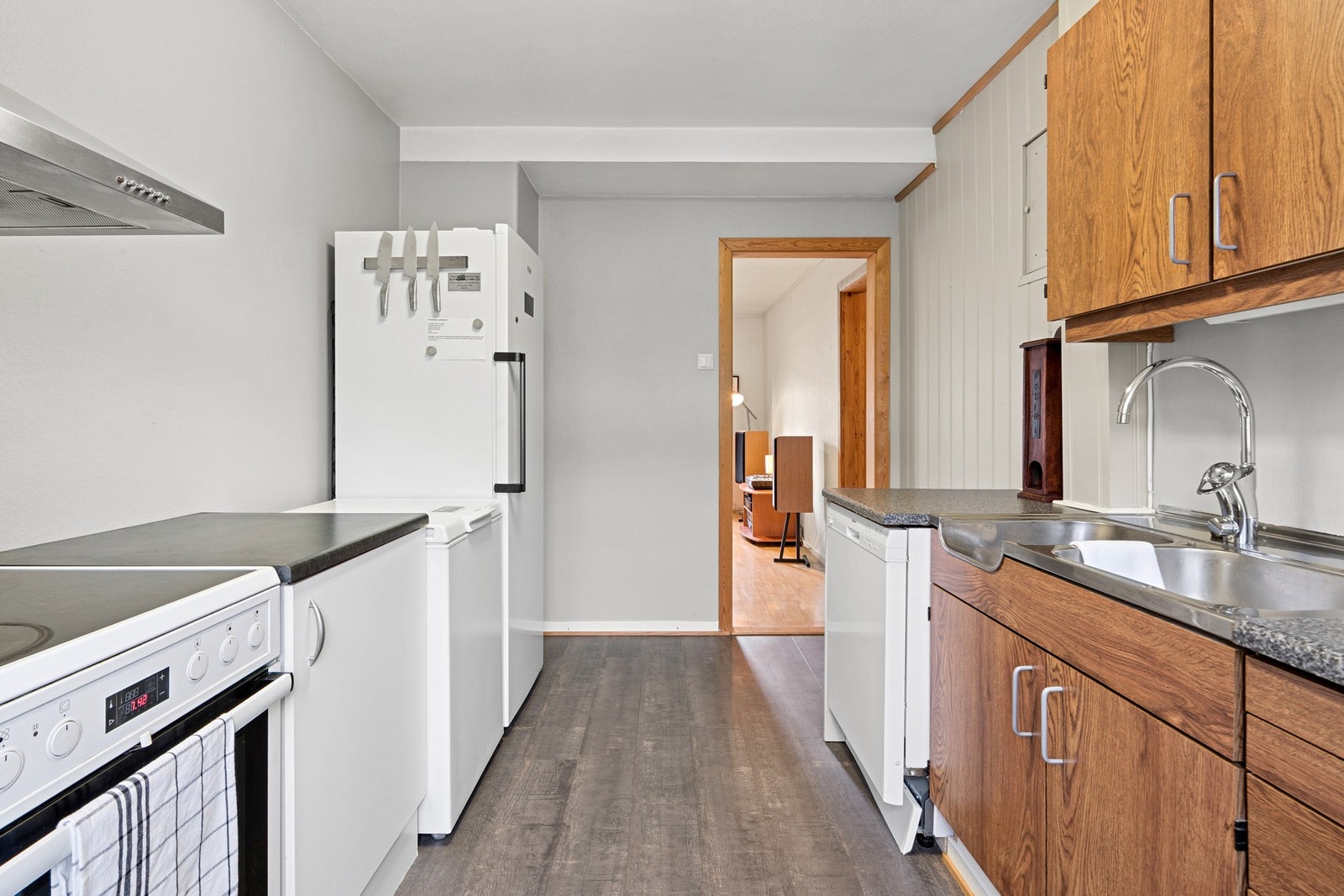 Opplegg for vaskemaskin og frittstående hvitevarer. Galleribilde