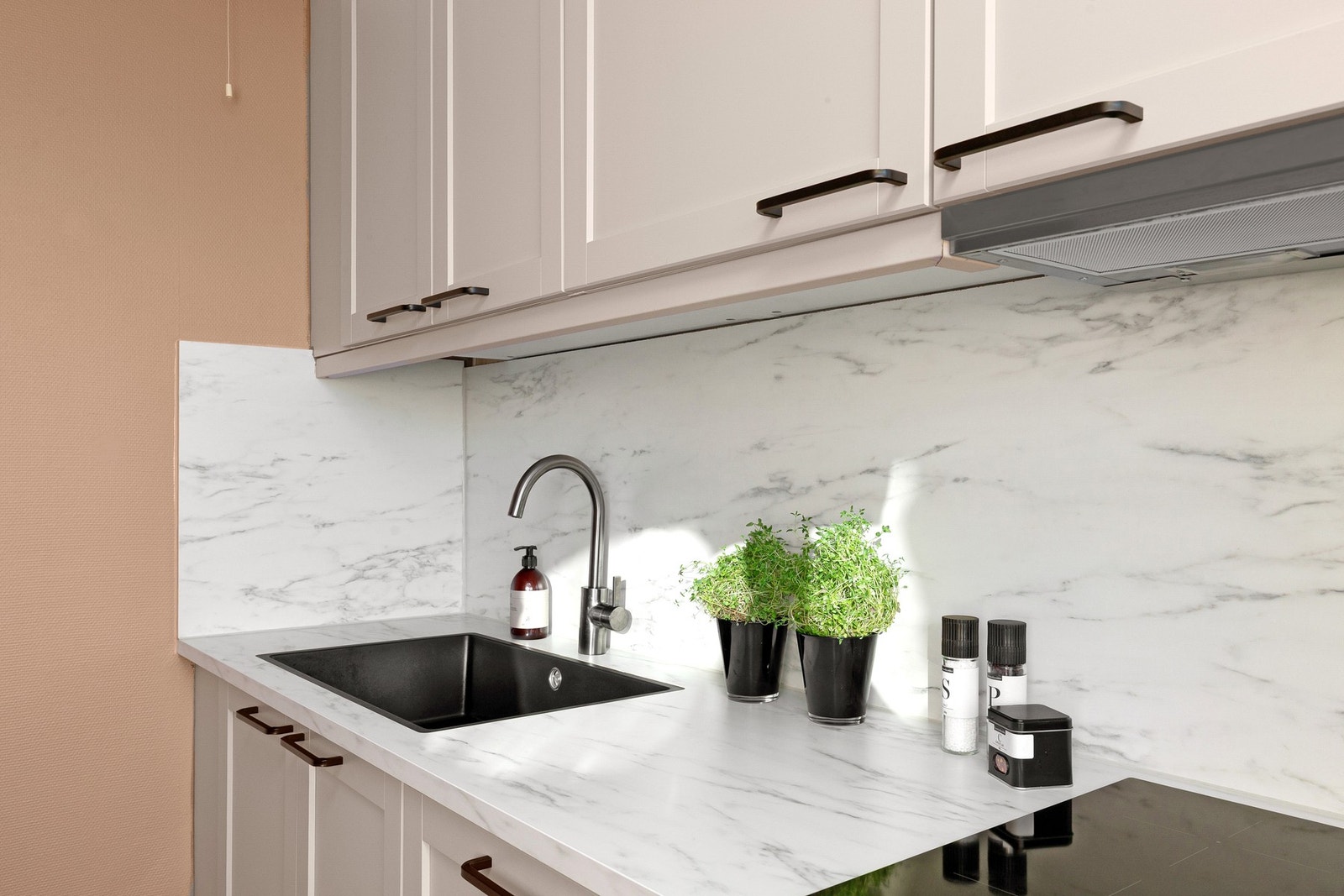 Legg merke til den nydelige benkeplaten! Galleribilde