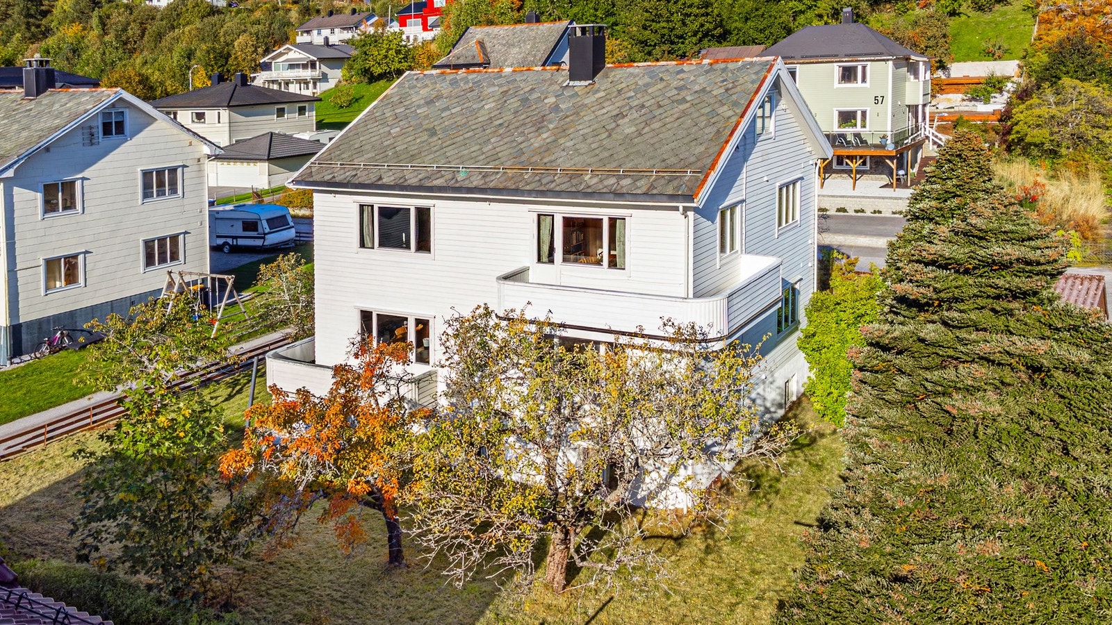 EiendomsMegler 1 har gleden av å presentere Movegen 54!
Boligeiendom bestående av to leiligheter. Galleribilde