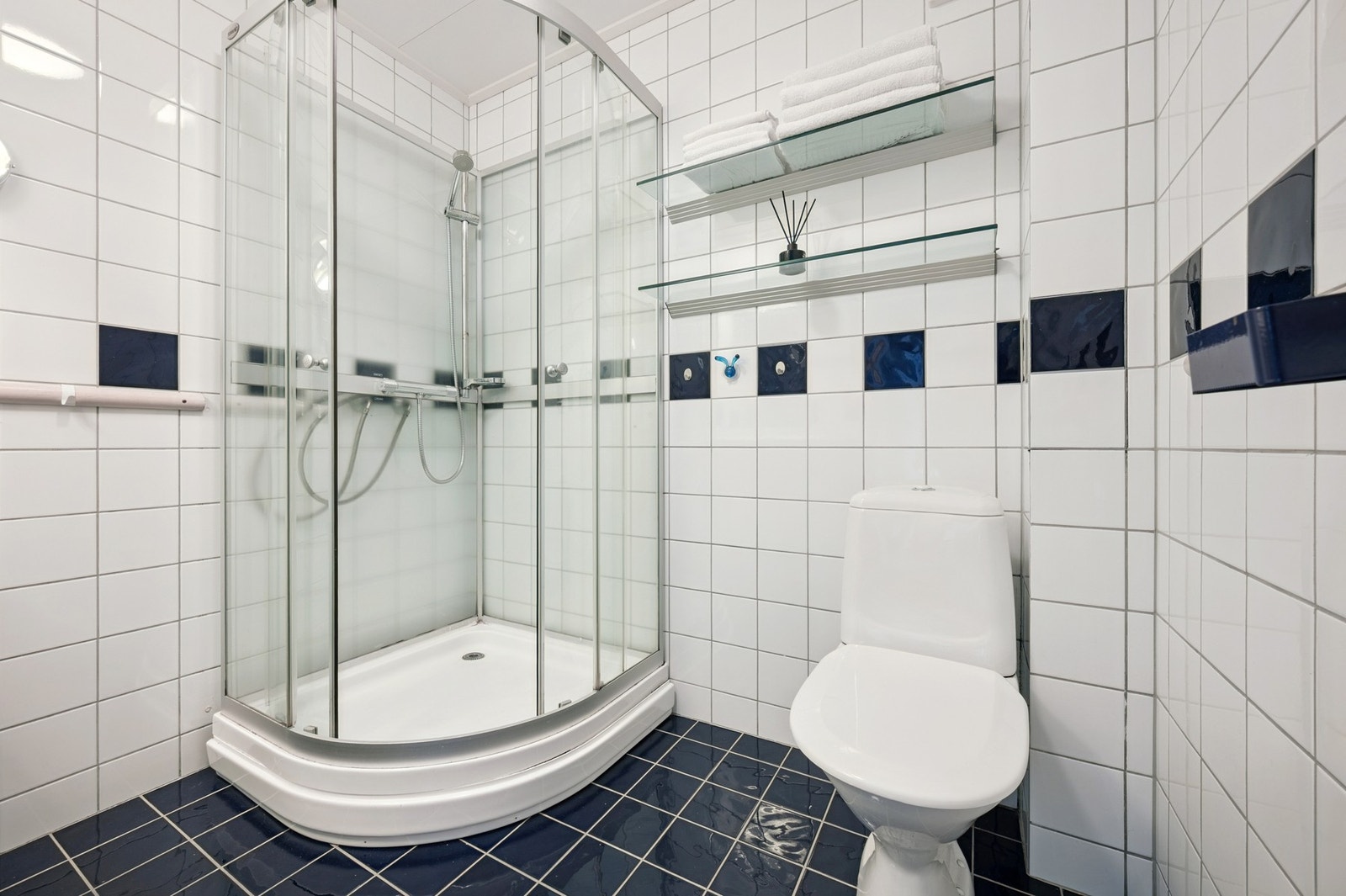 Flislagt bad Galleribilde