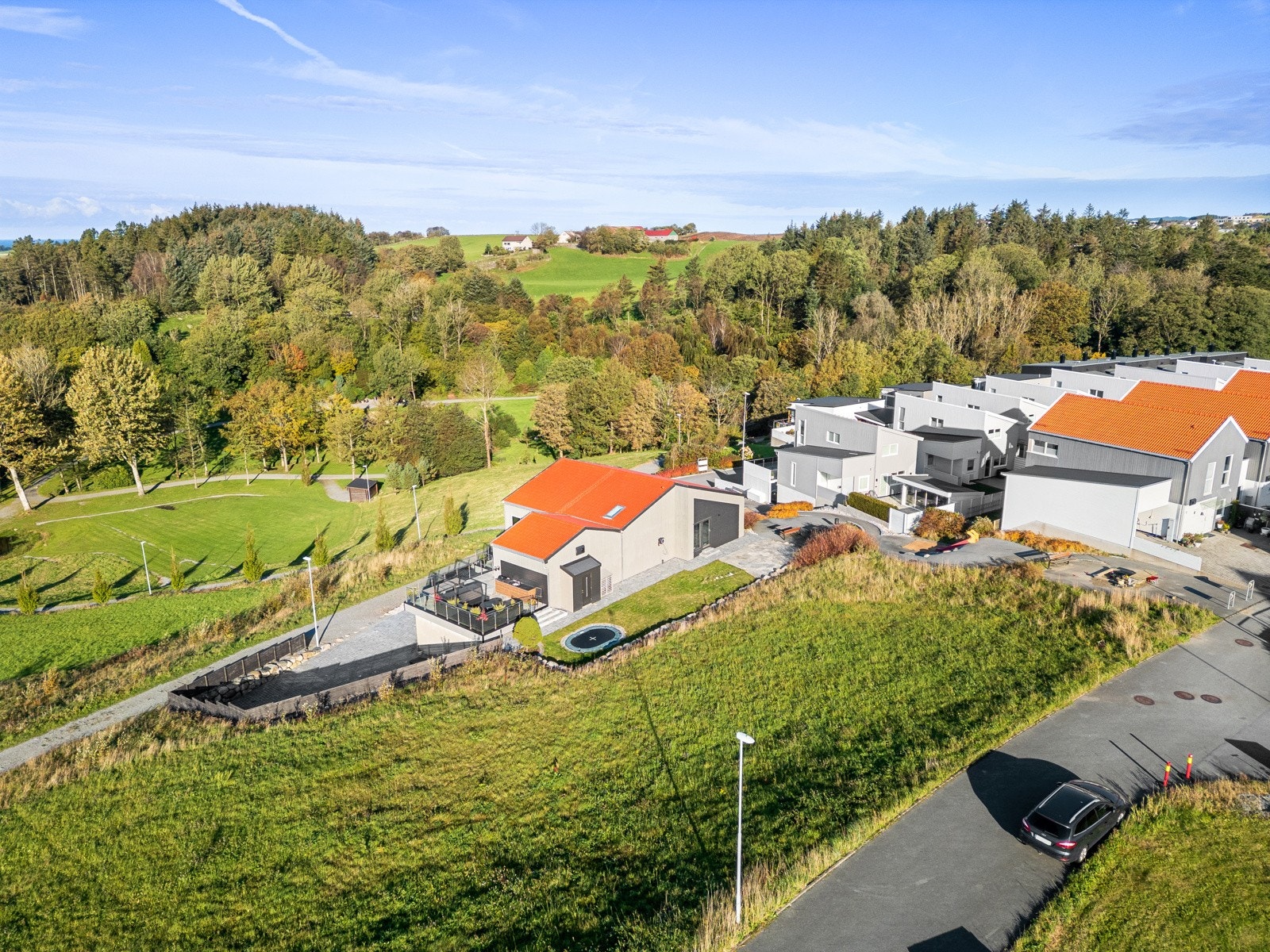 På Kleppe bor du med nærhet til viktige hverdagsfasiliteter som barneskole, ungdomsskole, butikker og busstopp. Galleribilde