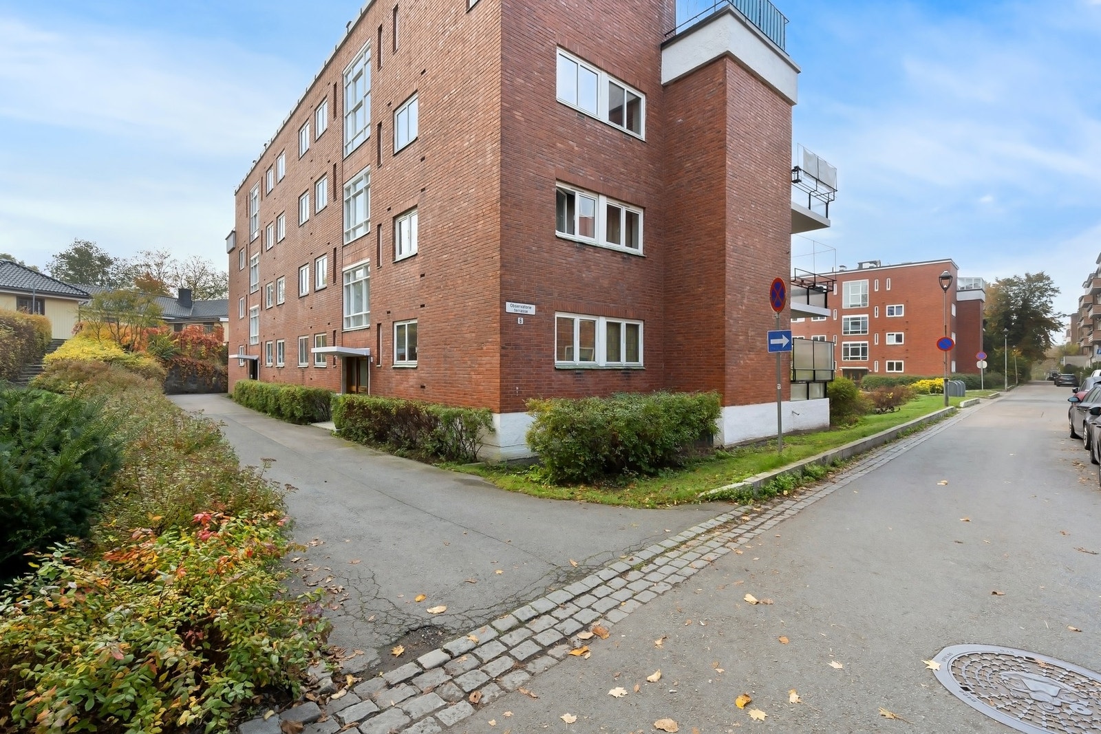 Stille og etablert gate uten gjennomgangstrafikk. Galleribilde