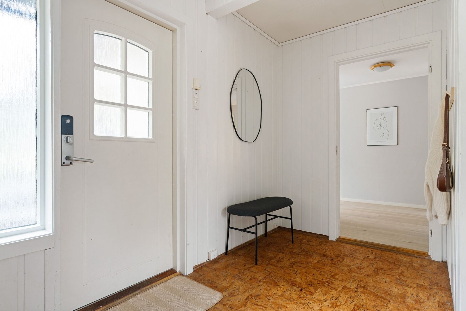 Ytterdøren er utstyrt med Yale doorman som sørger for en enklere og smidigere hverdag. Galleribilde