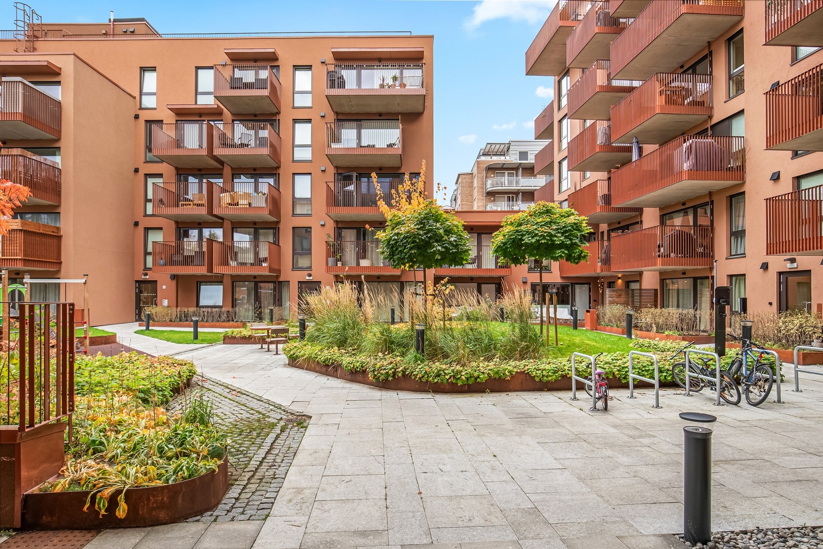 Pent opparbeidet gårdsrom Galleribilde