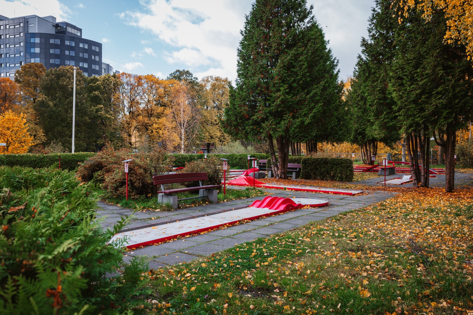 Lyst til å spille minigolf i lunsjen? Galleribilde
