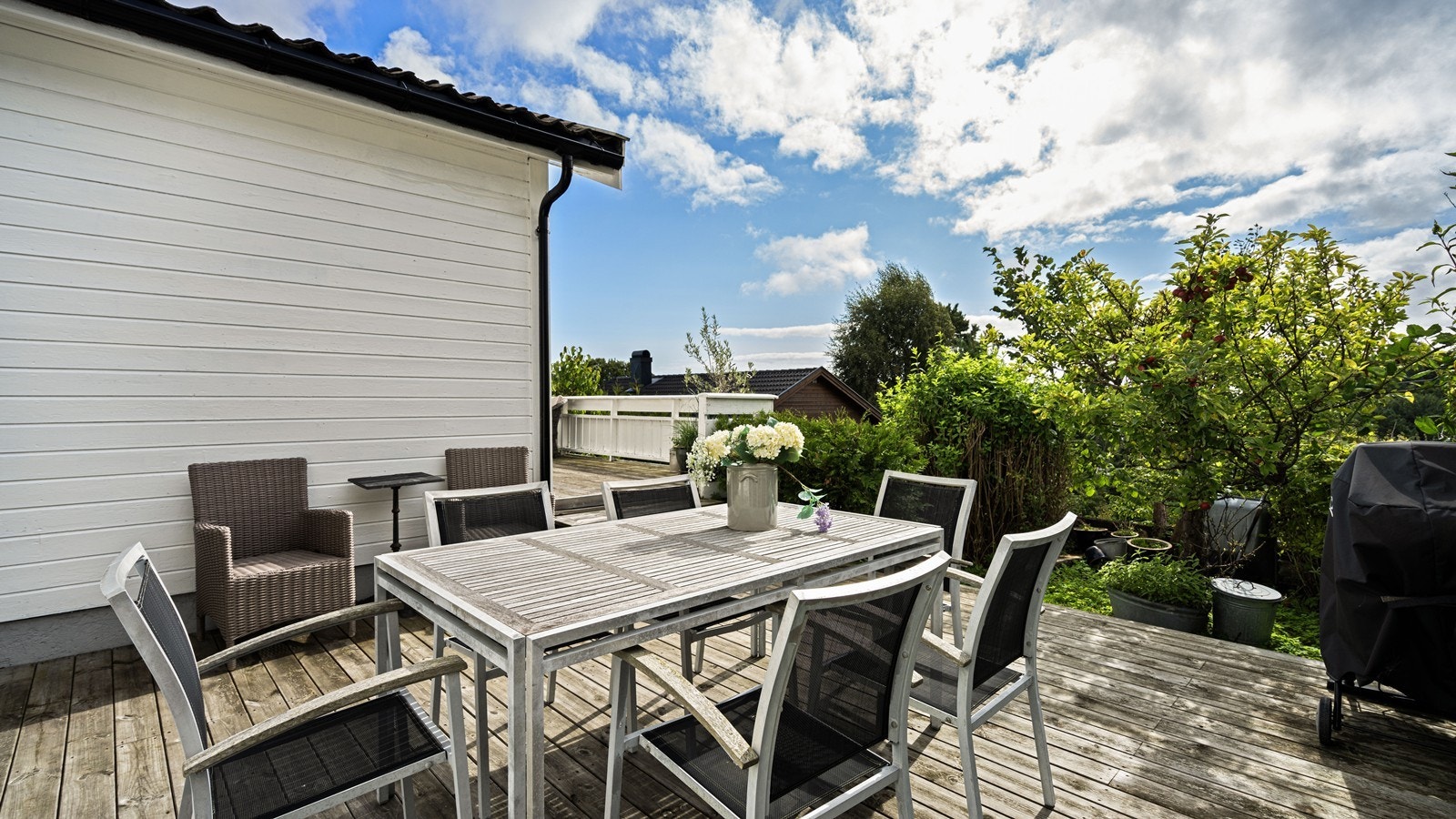 Hyggelig uteplass Galleribilde