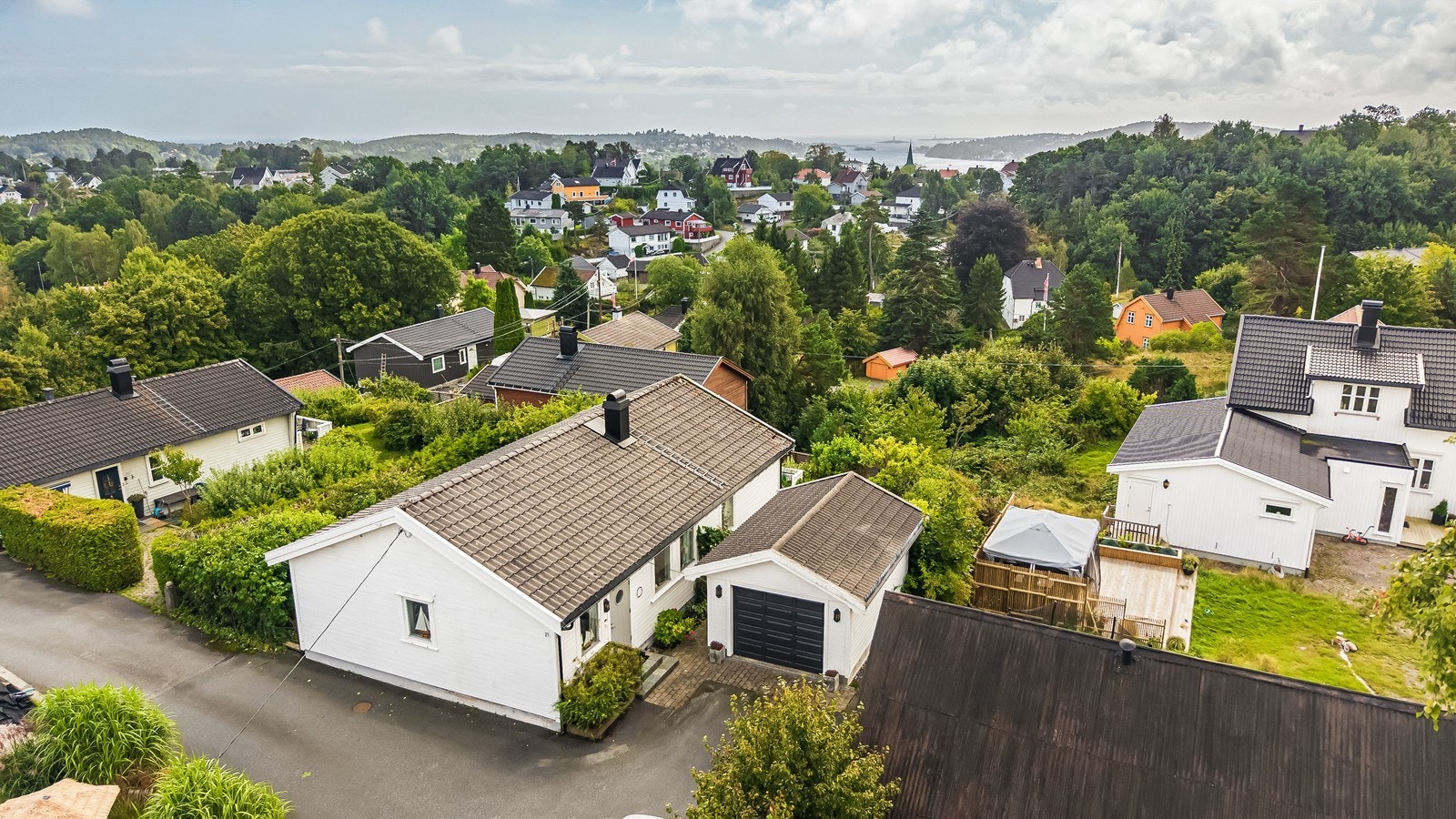 Even Guttormsen i Nordvik presenterer Løvåsen 21 - Sentrumsnær enebolig - Barnevennlig Galleribilde