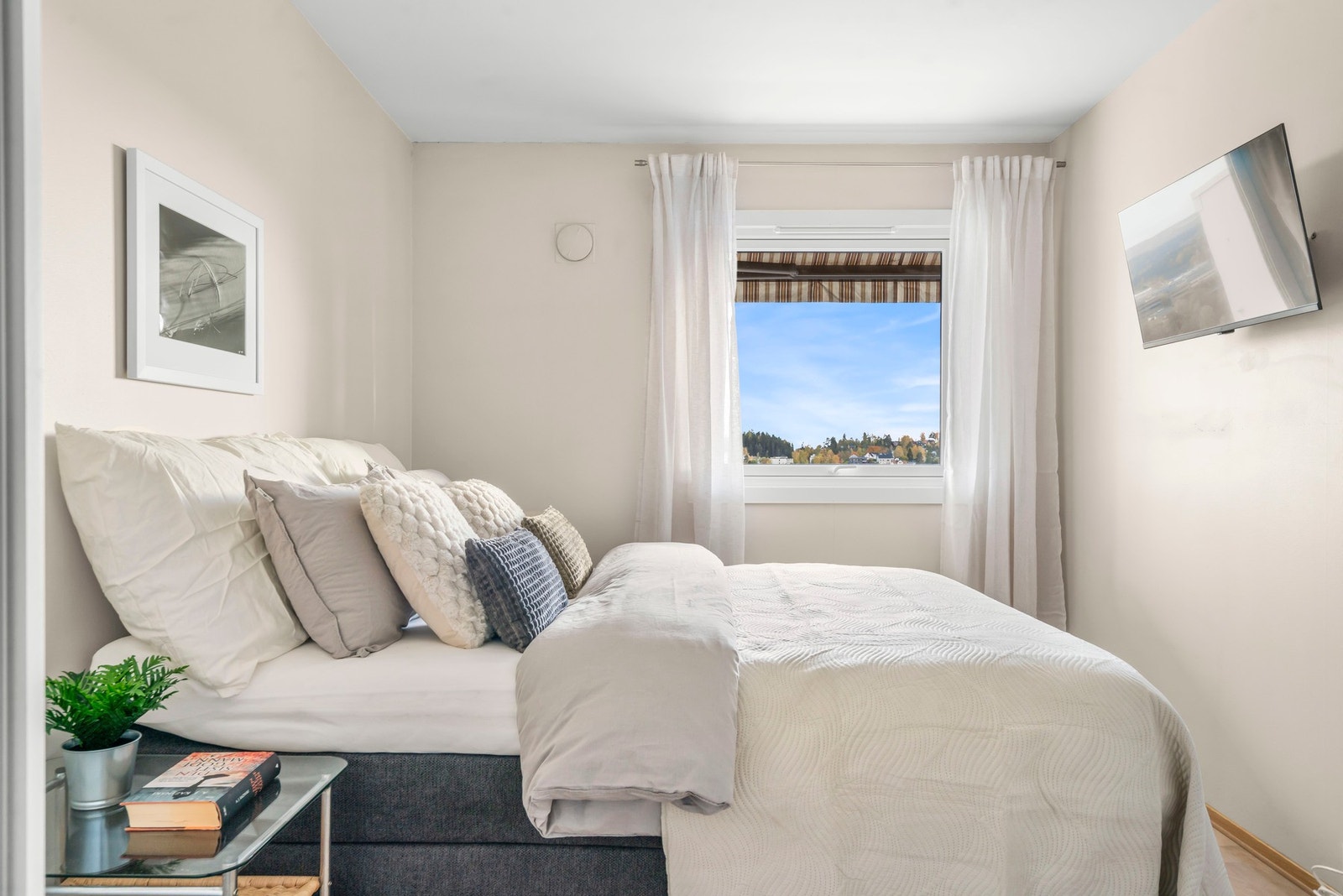 Hovedsoverom som deler den fantastiske utsikten mot Oslofjorden Galleribilde