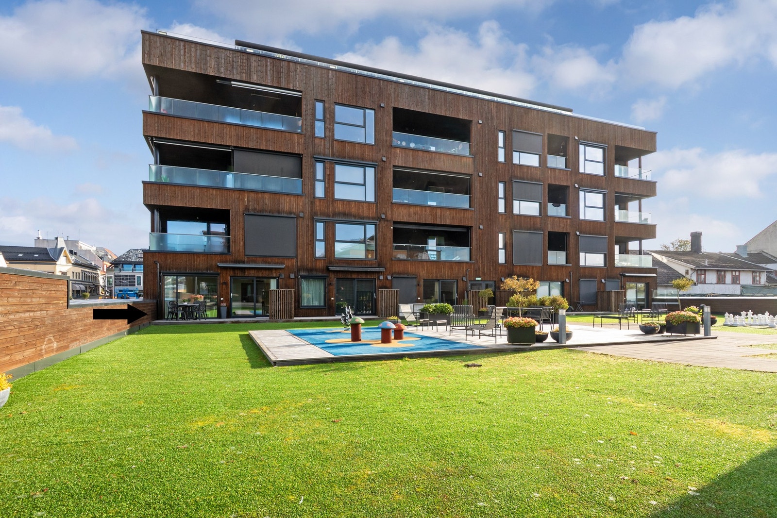 Velkommen til Storgaten 32 - en moderne og arealeffektiv 3-roms selveierleilighet midt i hjertet av Tønsberg. Galleribilde