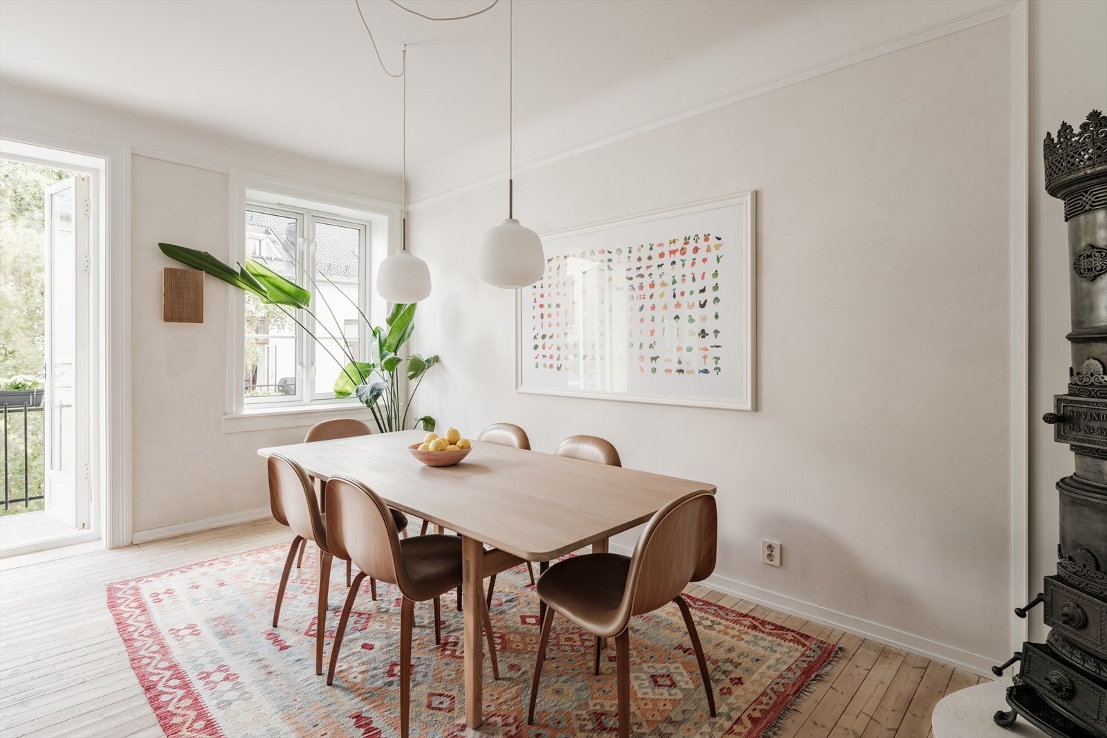 Hele leiligheten holder en gjennomgående og god standard. Galleribilde