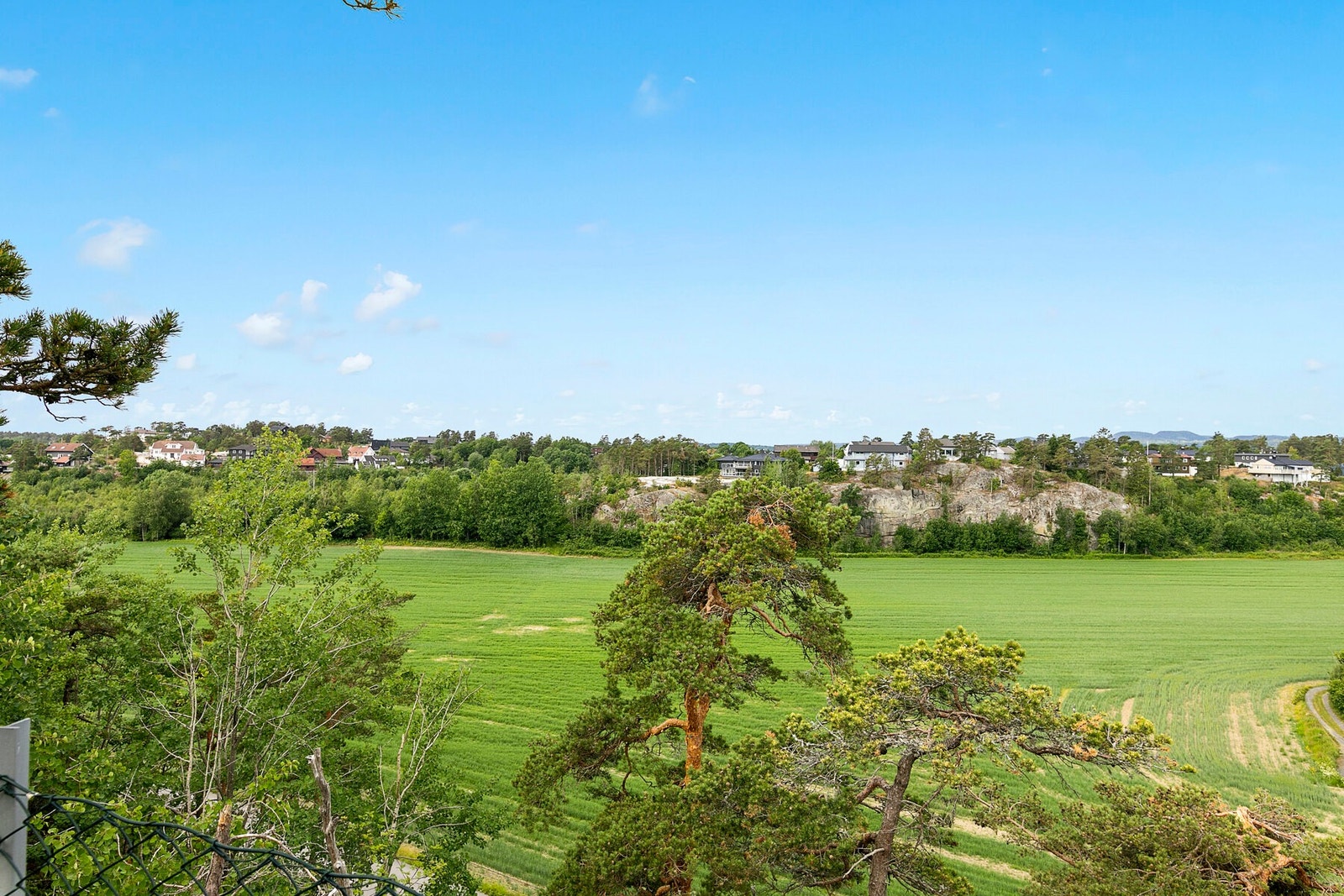 Vidstrakt utsikt fra boligen Galleribilde