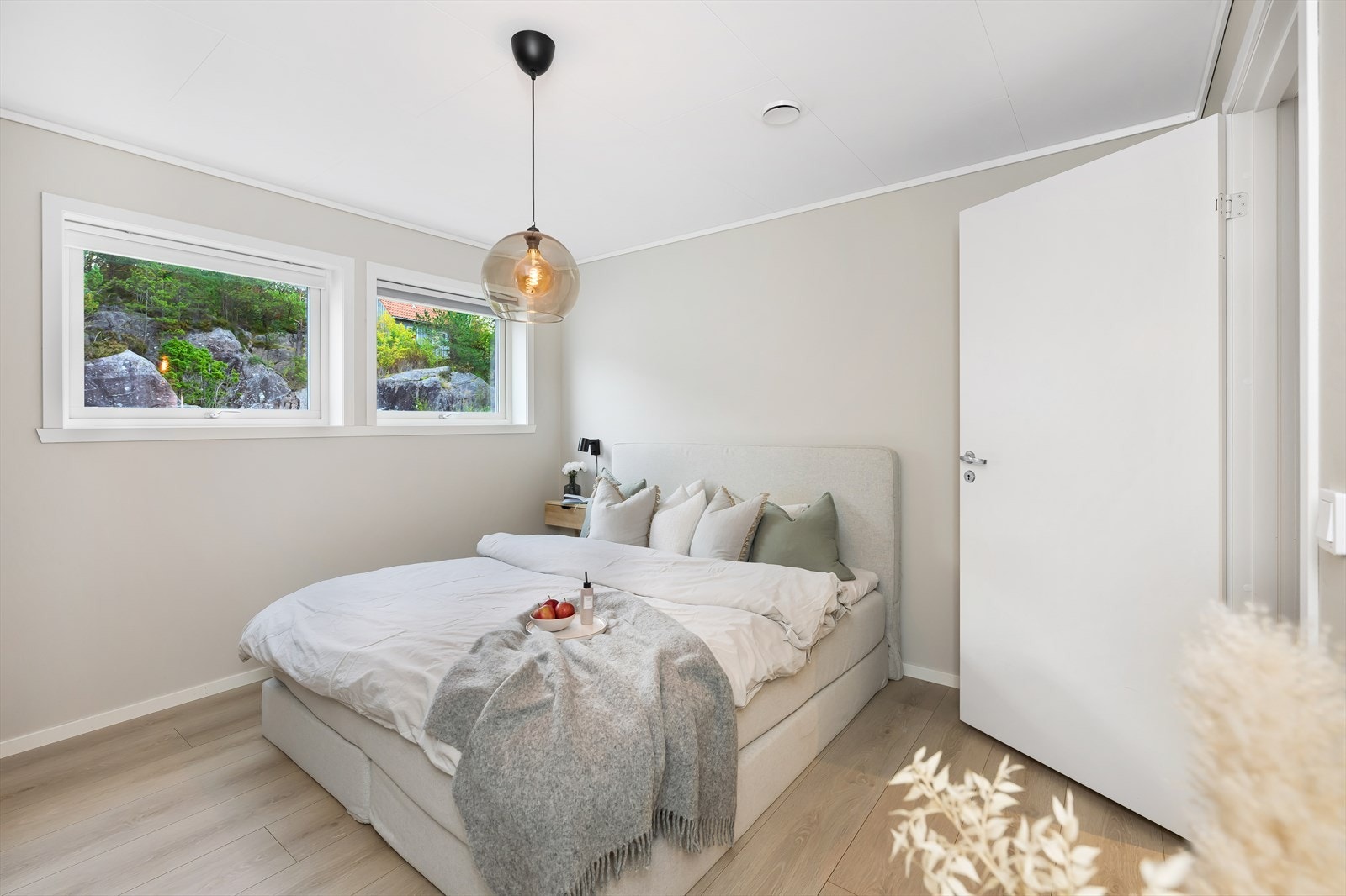 Hovedsoverommet er i det nordøstlige hjørnet av etasjen. Galleribilde