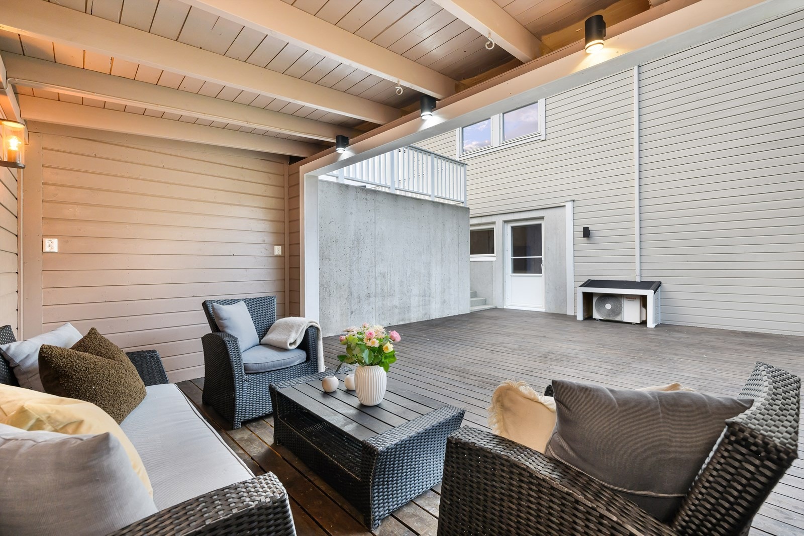 I tilknytning til "utestuen" er det to boder. Galleribilde