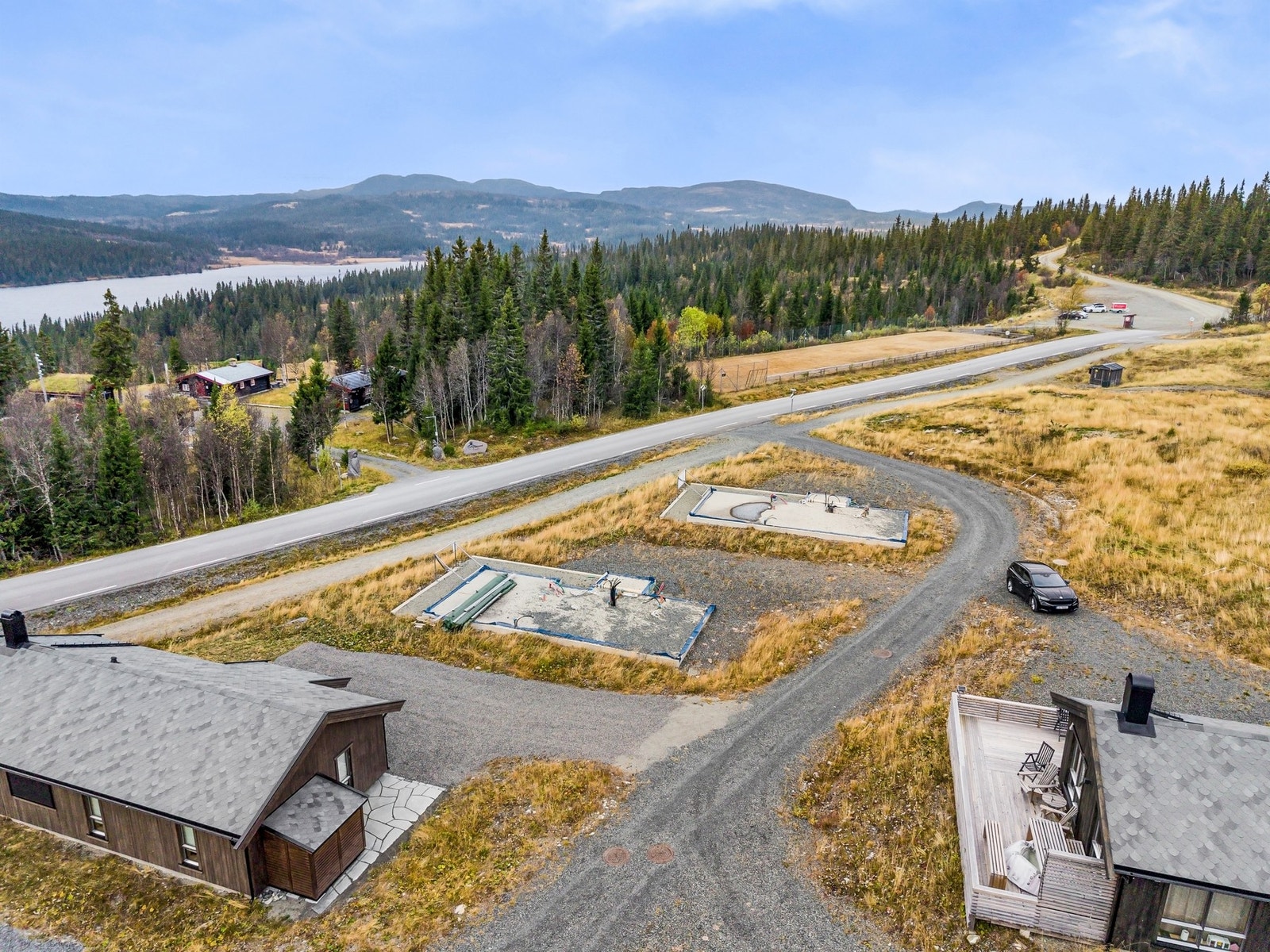 Velorganisert hyttefelt med grei avstand til naboer, her kombineres fellesskap og privatliv. Galleribilde