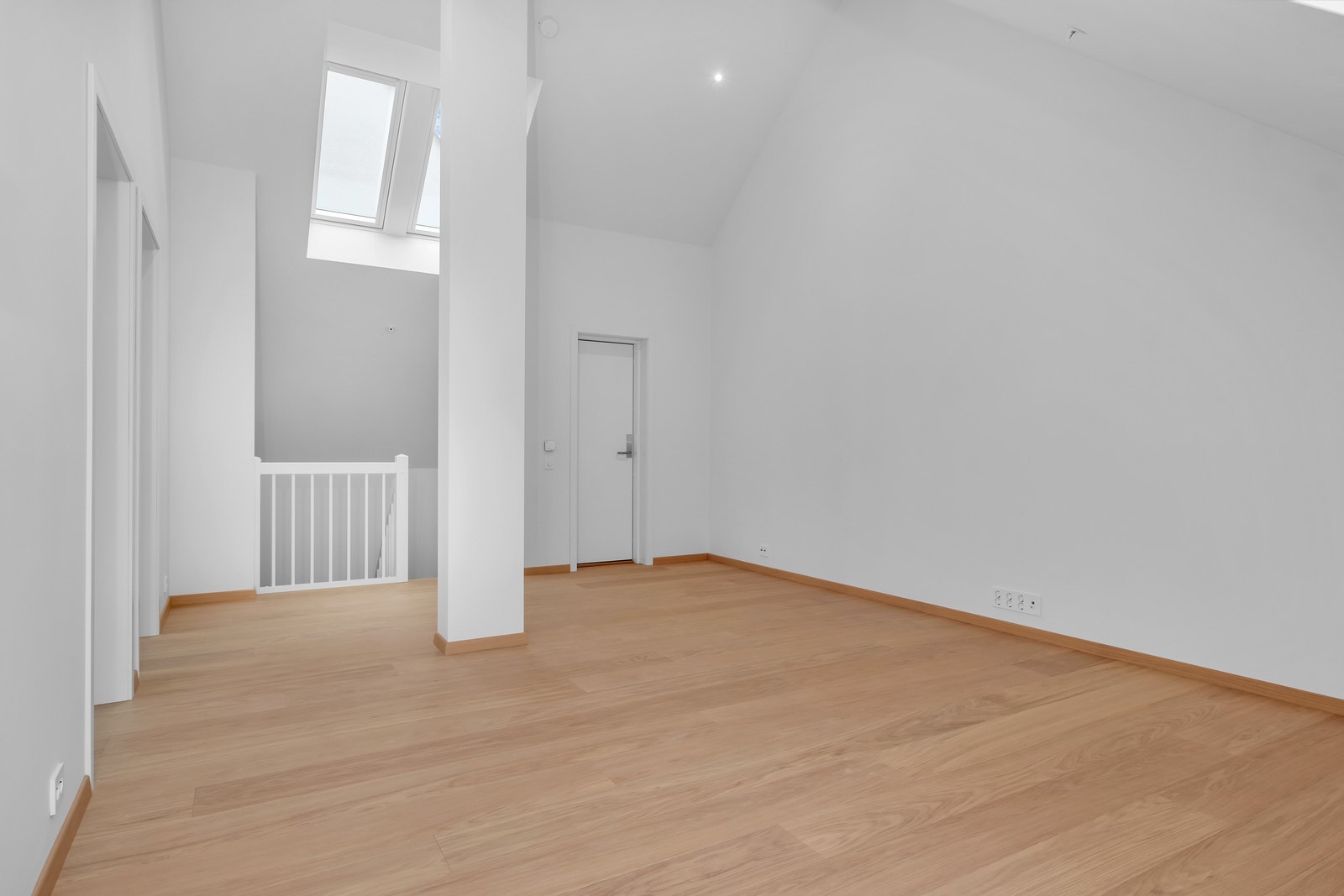 Stuen ligger i boligens andre etasje Galleribilde