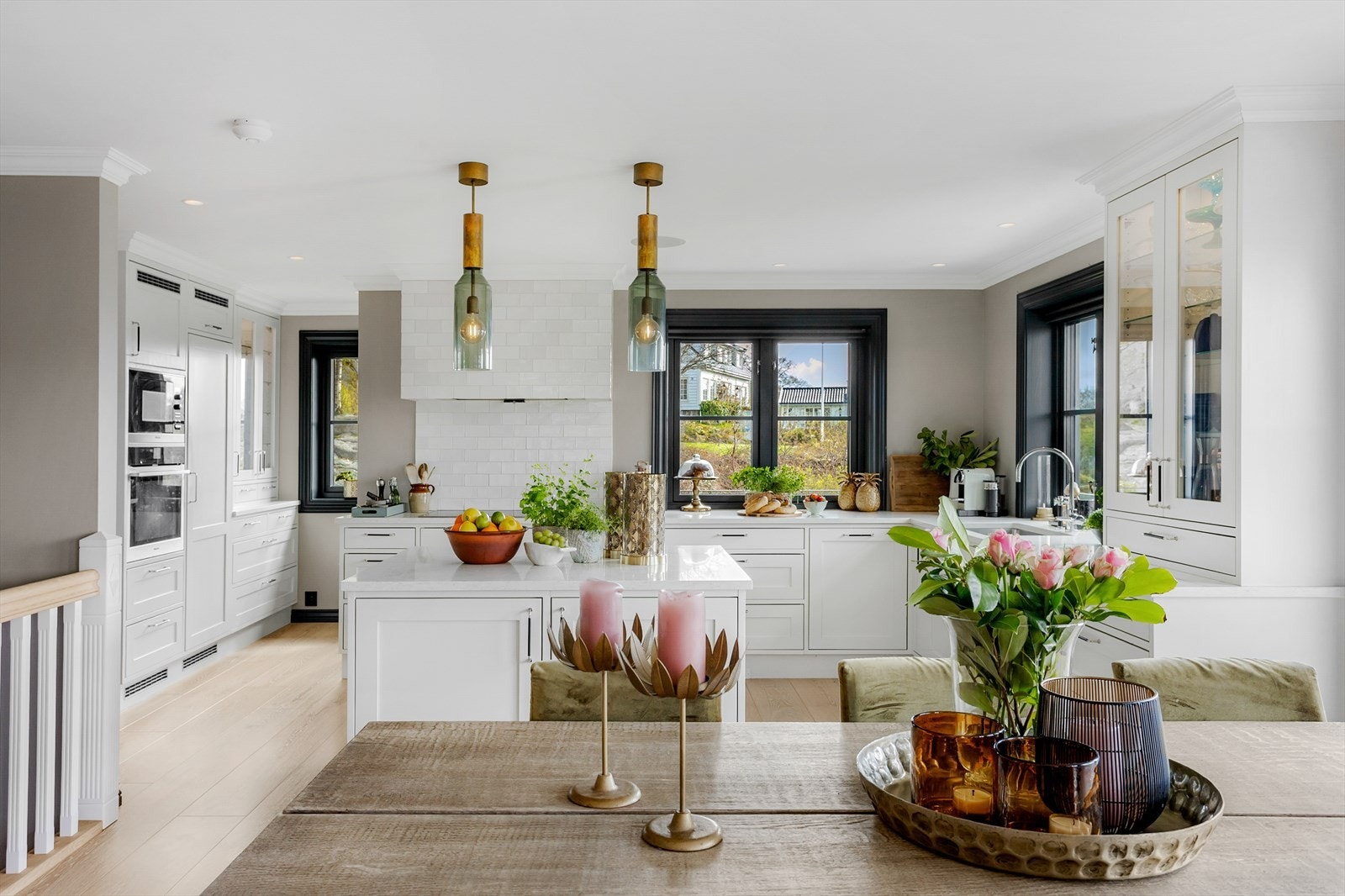 Benkeplate i slitesterk Silestone - praktisk og visuelt markant. Galleribilde