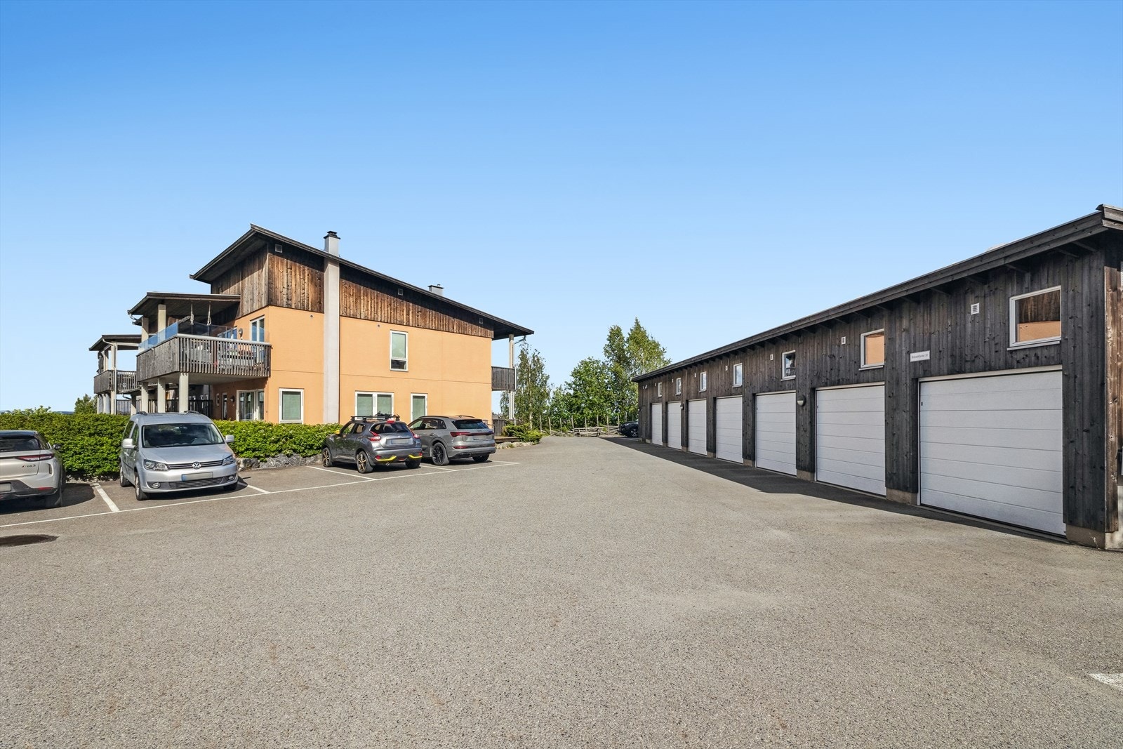 Leiligheten disponerer garasjeplass Galleribilde