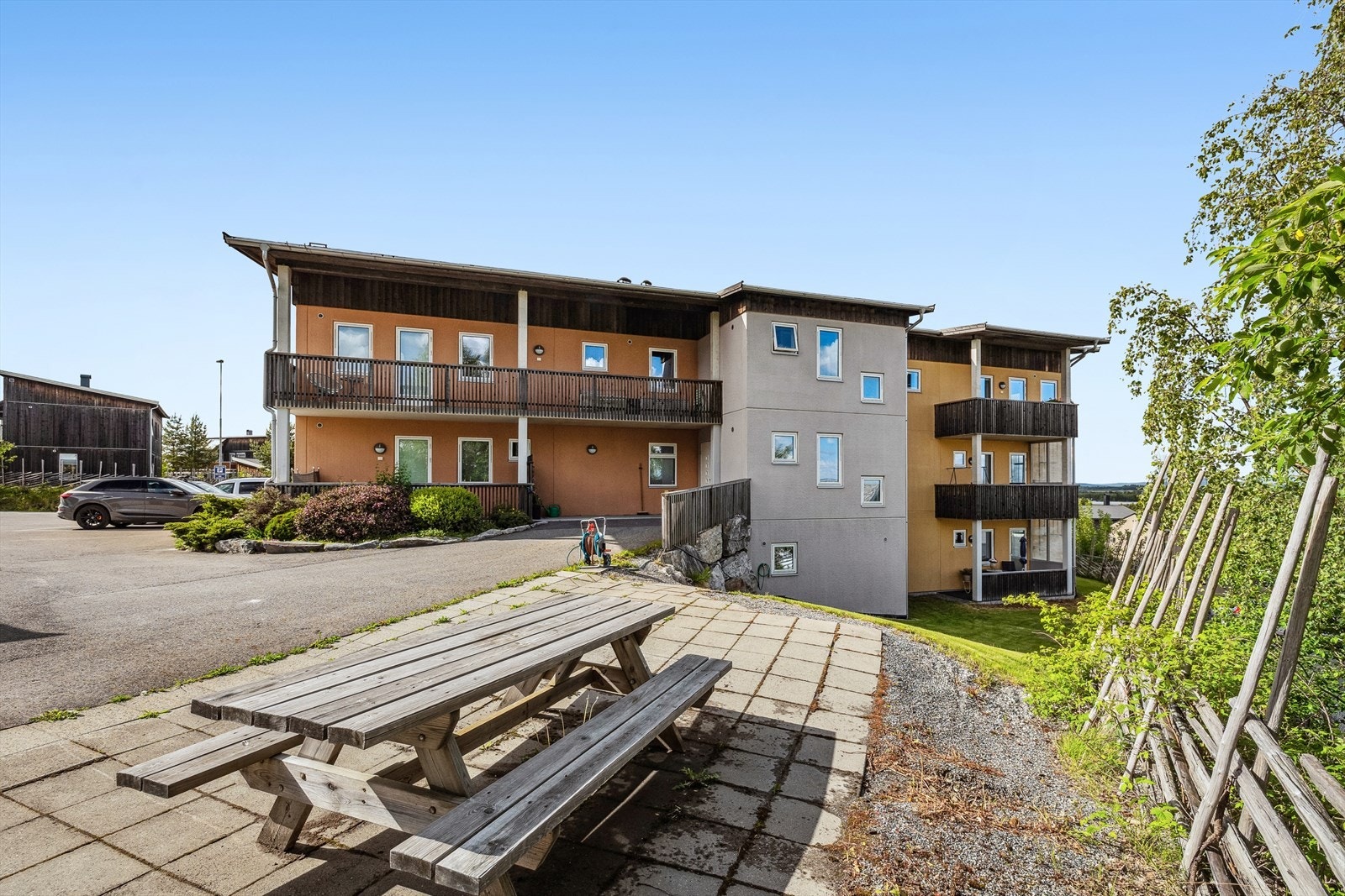 Her bor du fint i øverste etasje og det er heis i bygget Galleribilde