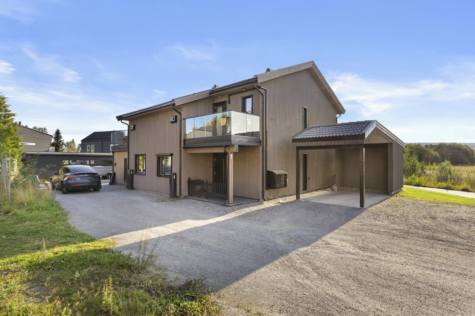 Boligen blir presentert av Krister Johnsen Støme v/EiendomsMegler 1. Galleribilde