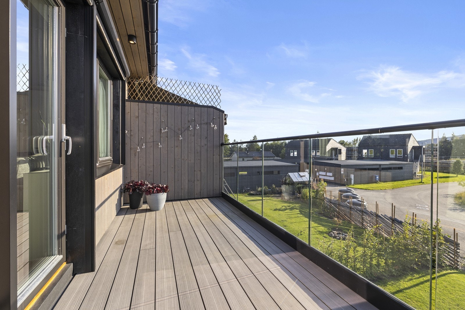 Balkongen er på 12 m² med god plass til å innrede i flere soner. Galleribilde