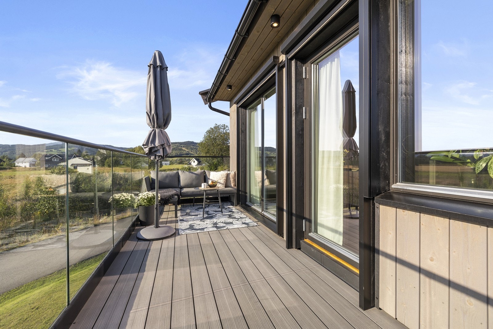 Fra stuen har du tilgang til en pen balkong med gode solforhold. Galleribilde