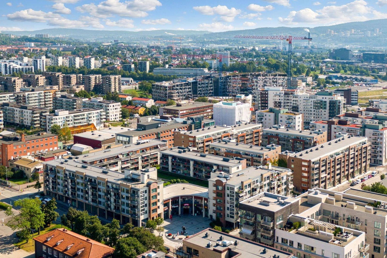 Borettslaget har en sentral beliggenhet på Løren med kort vei til "alt" Galleribilde