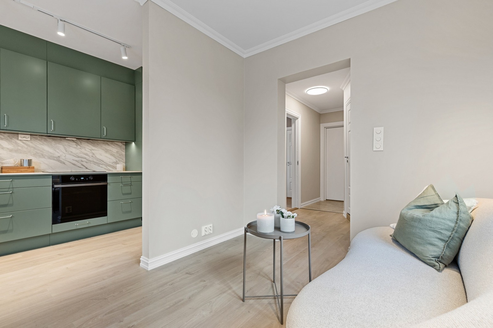 Det er behagelig varmefolie i gulv som gir god komfort året rundt Galleribilde