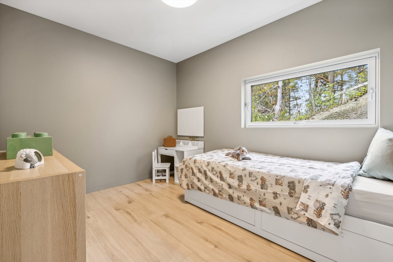 Praktisk med tre soverom og bad på samme plan. Galleribilde