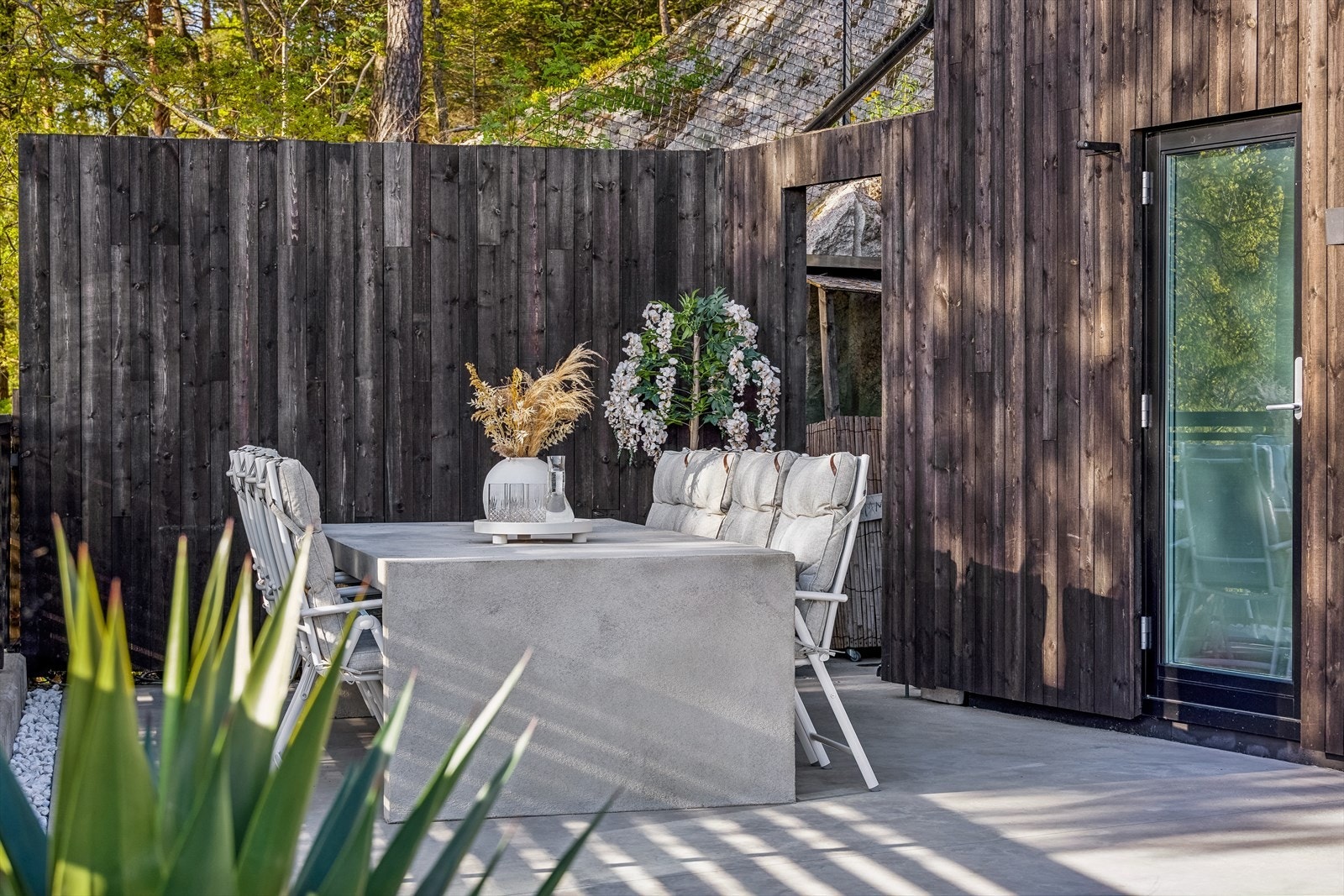 Lun spisesplass. Galleribilde