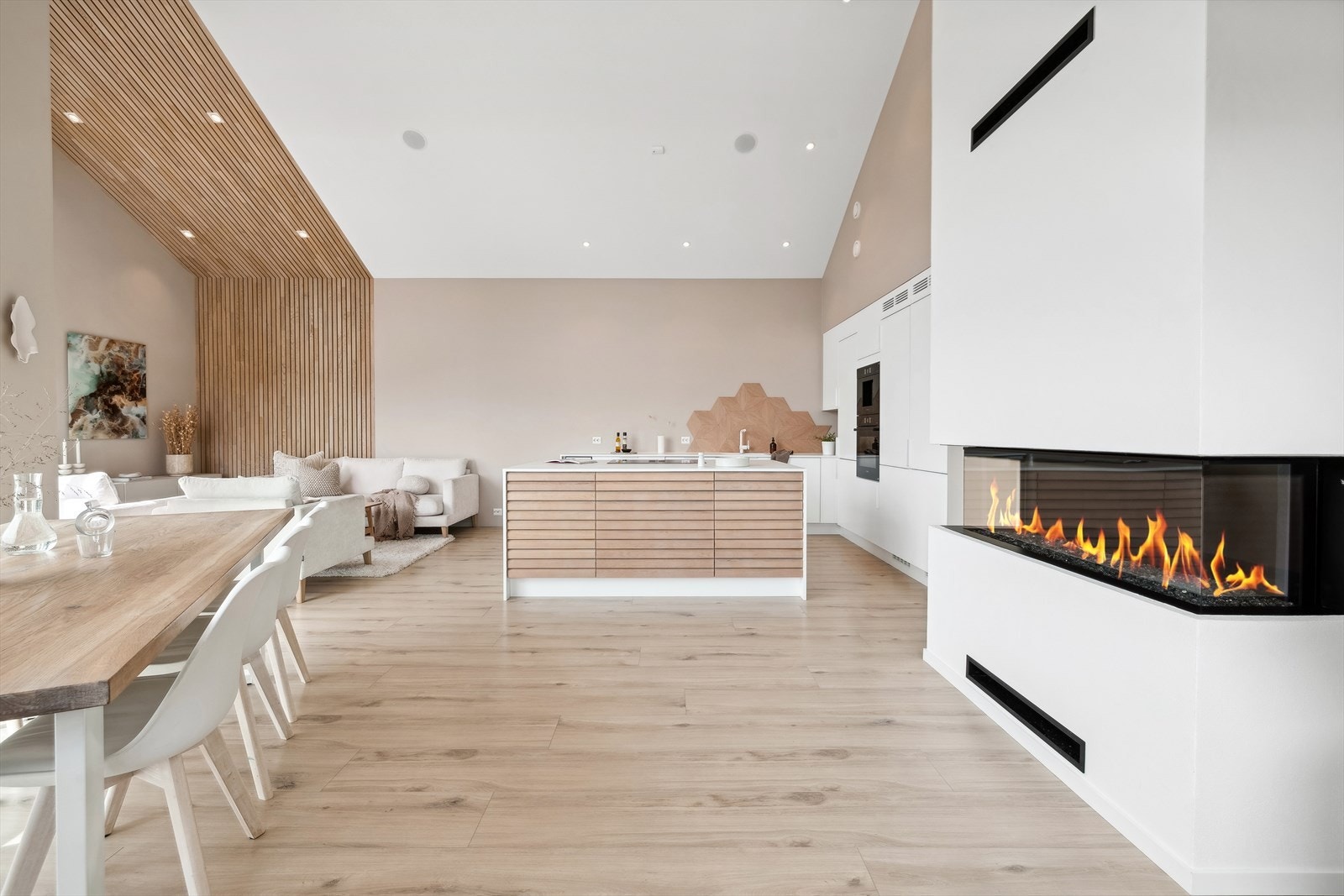 Unik gasspeis på ca 130cm fra M-design, fra gulv til tak. Galleribilde