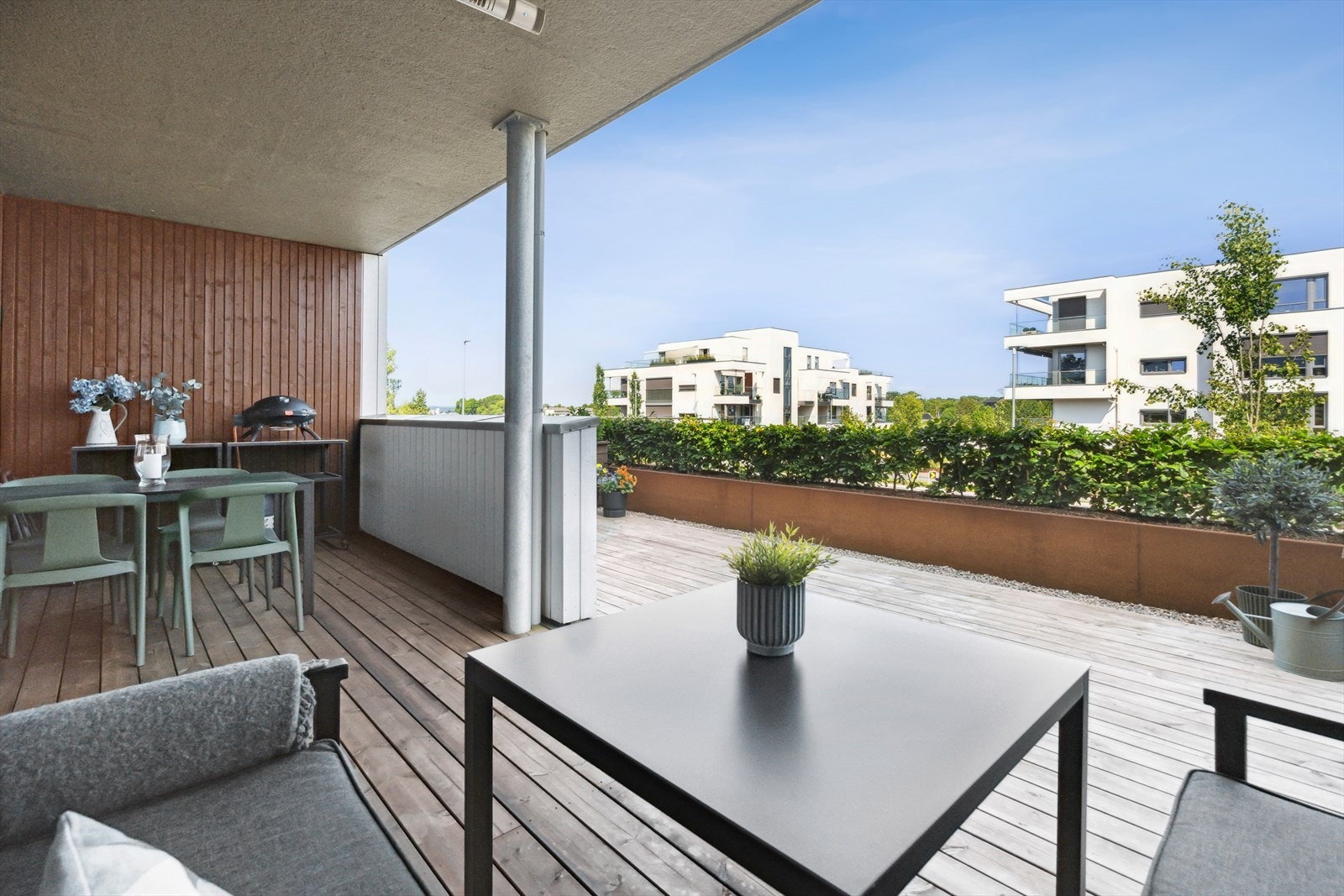 Terrassen er delvis overbygget og er inndelt i flere soner. Galleribilde