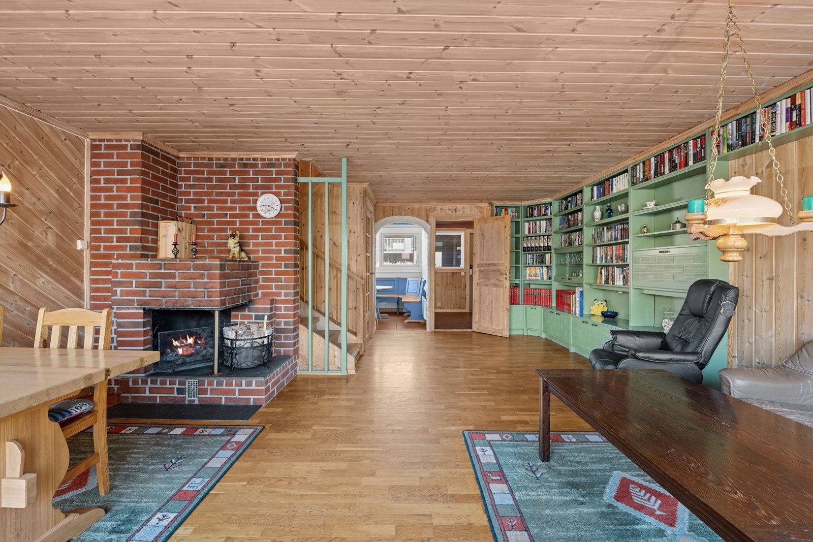 Lys og romslig stue. Galleribilde