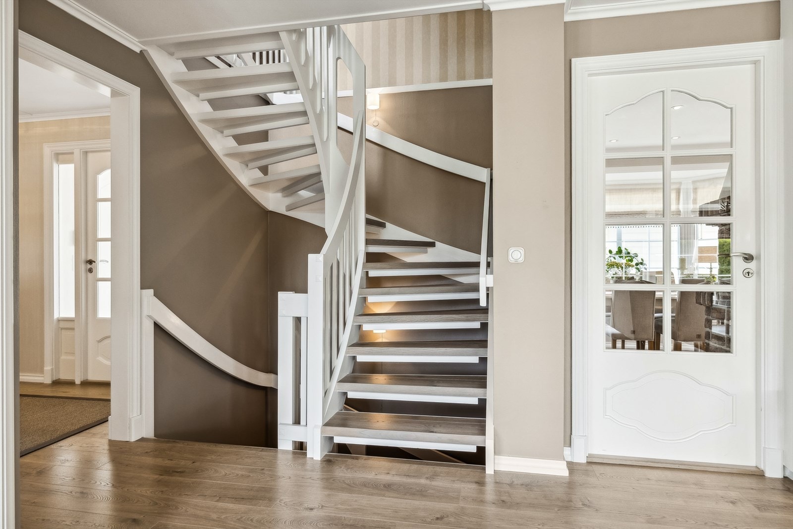 Trapperom over tre etasjer Galleribilde