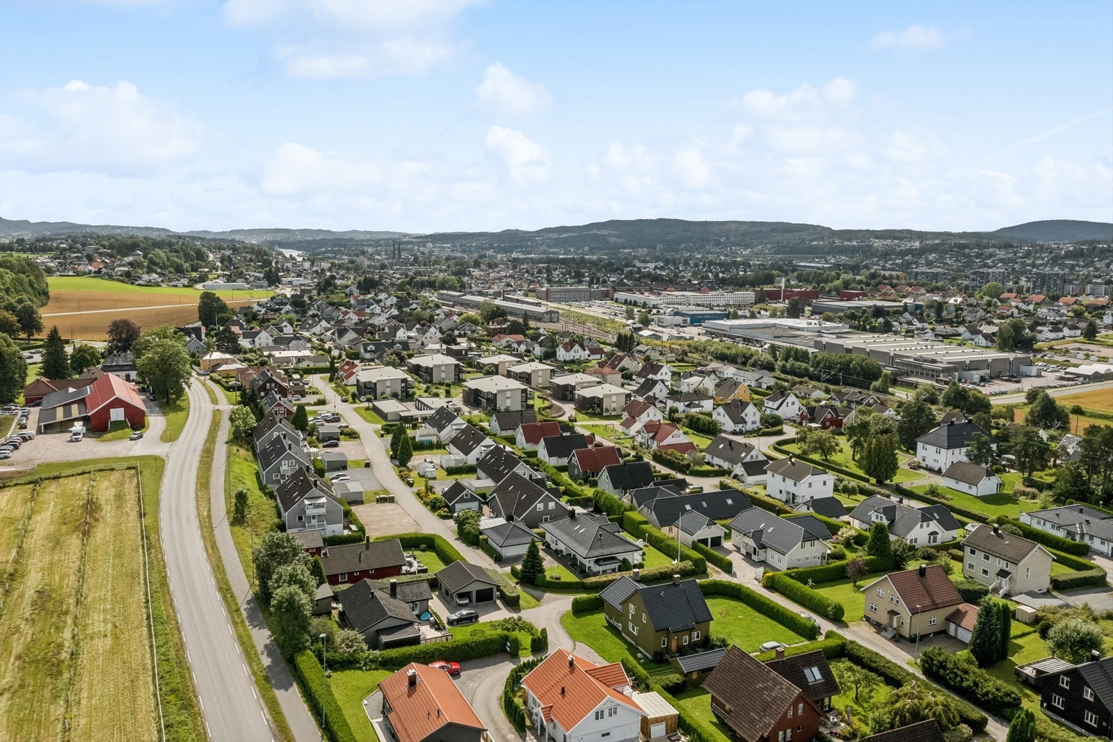 Rising har en landlig men meget sentral beliggenhet med gangavstand til sentrum Galleribilde