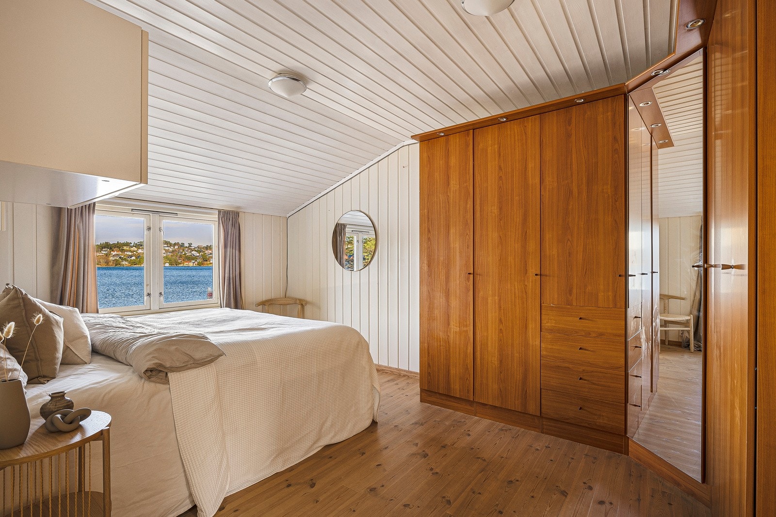 - Hovedsoverom vendt mot sjø - Galleribilde