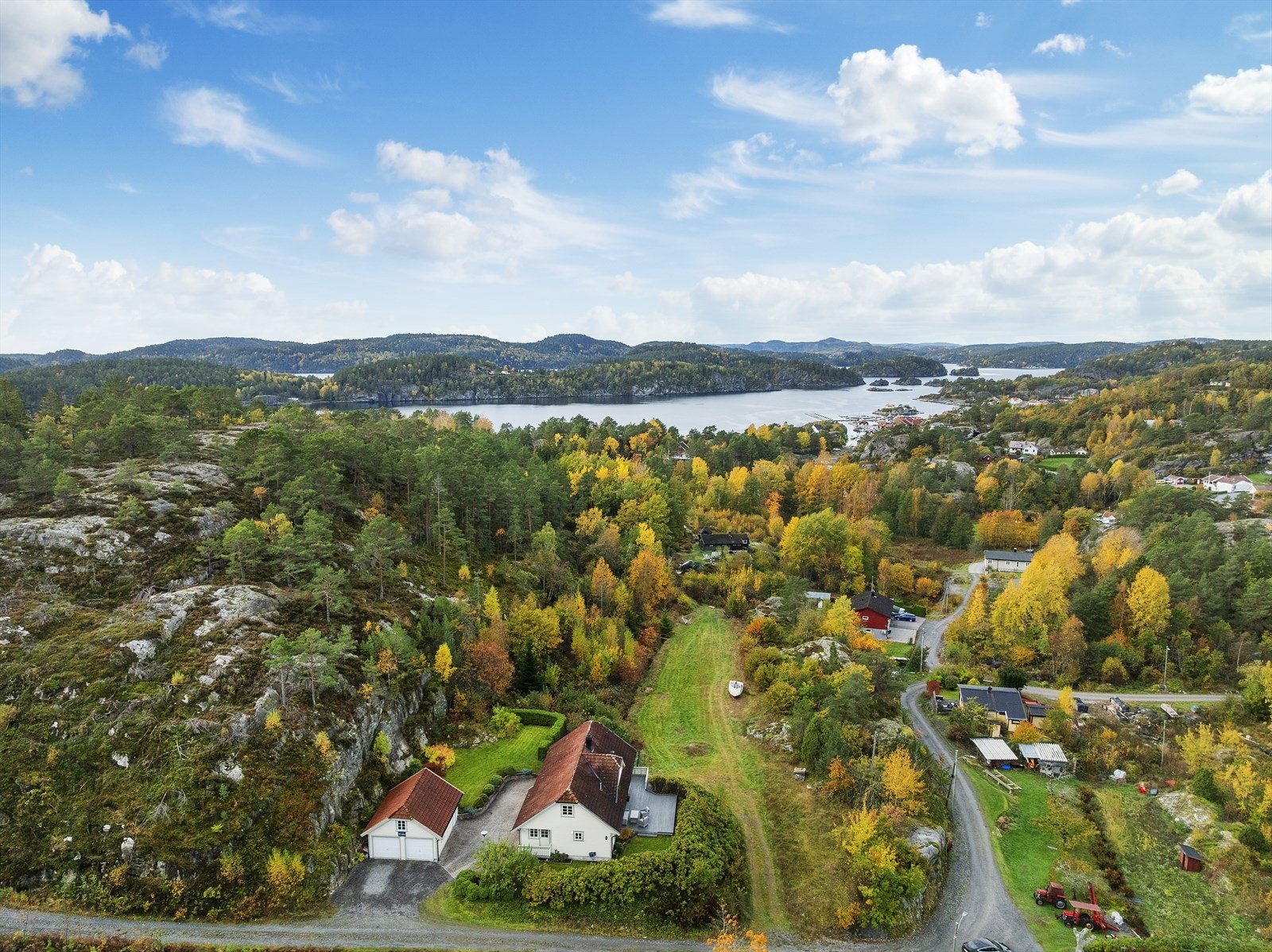 Boligen ligger rolig og barnevennlig til i nærheten av skjærgården Galleribilde
