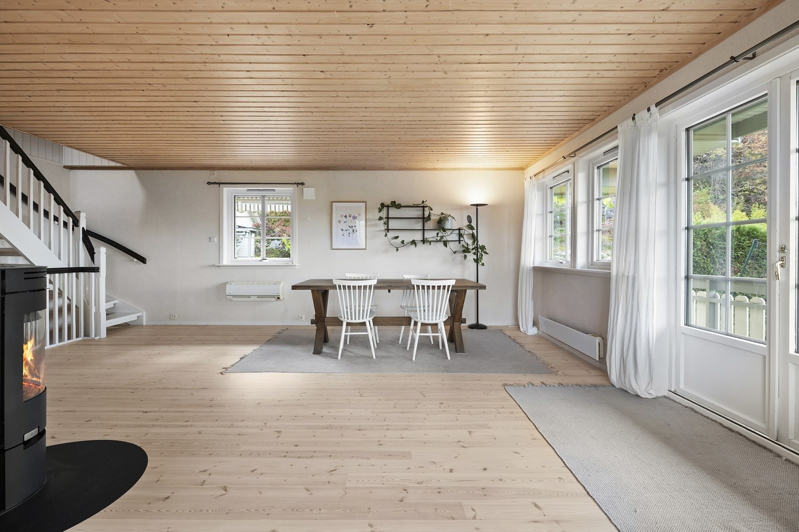 Fra stuen er det utgang til balkong mot vest Galleribilde