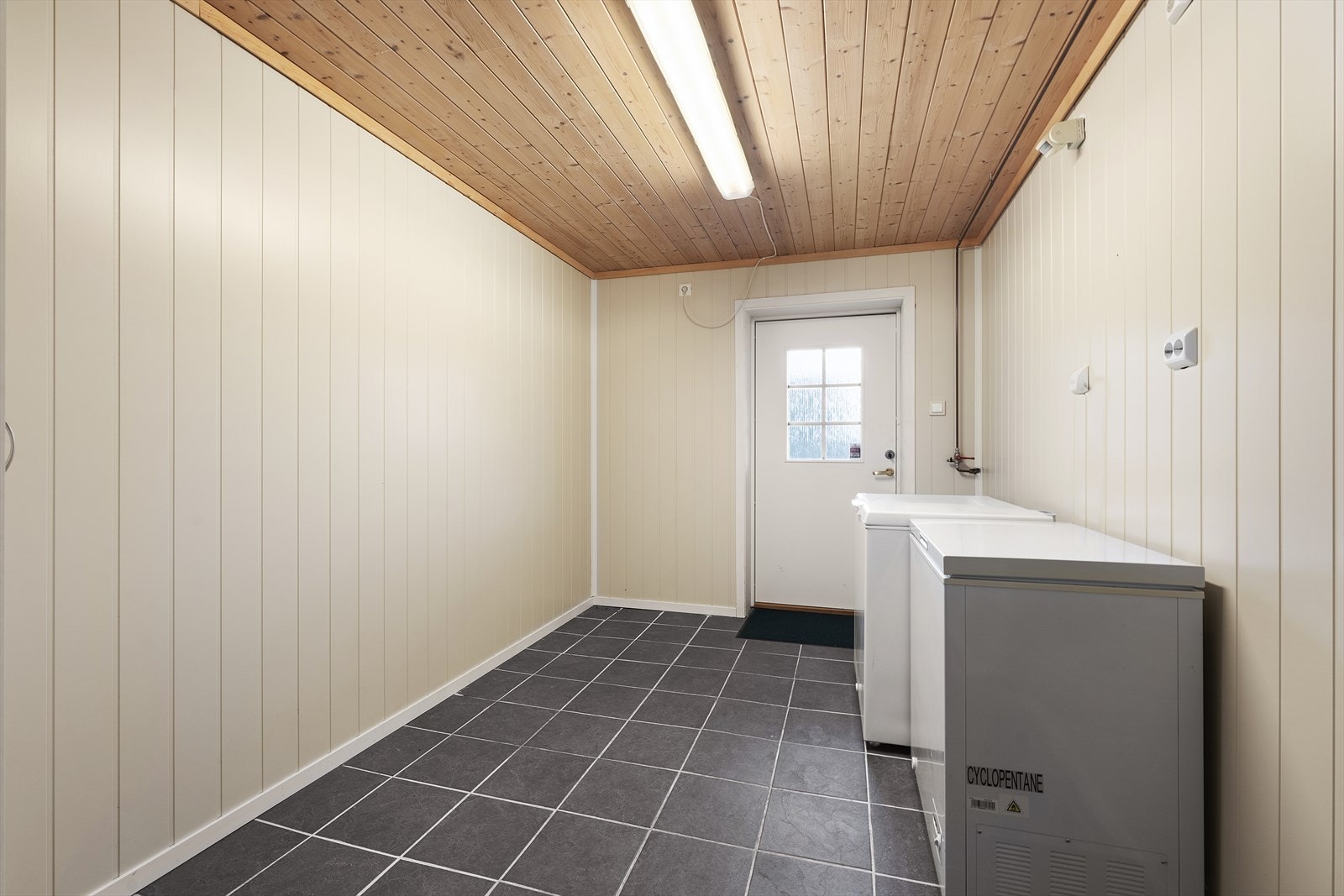 Egen inngang til underetasjen Galleribilde