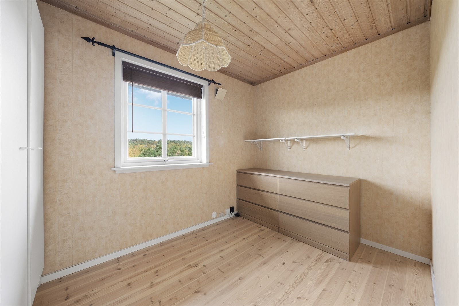 Soverom 2- brukt som kontor Galleribilde