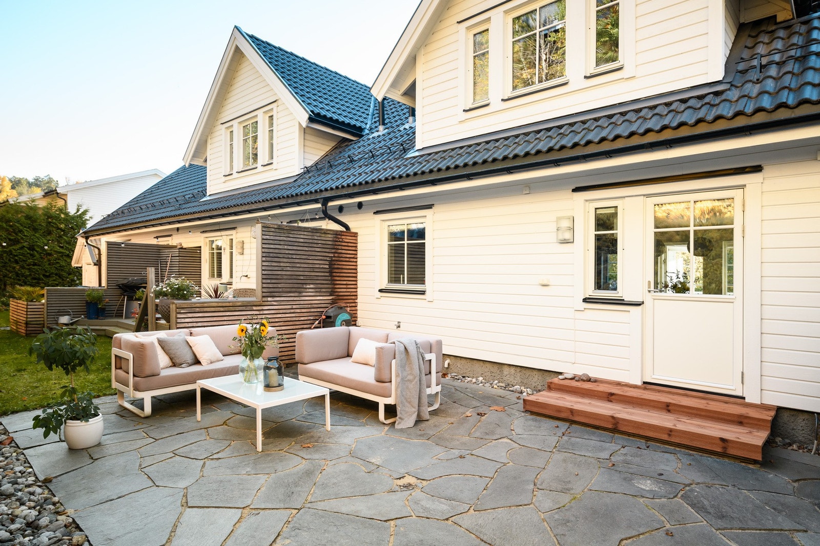 Stort, fint og familievennlig rekkehus med flotte uteplasser. Galleribilde